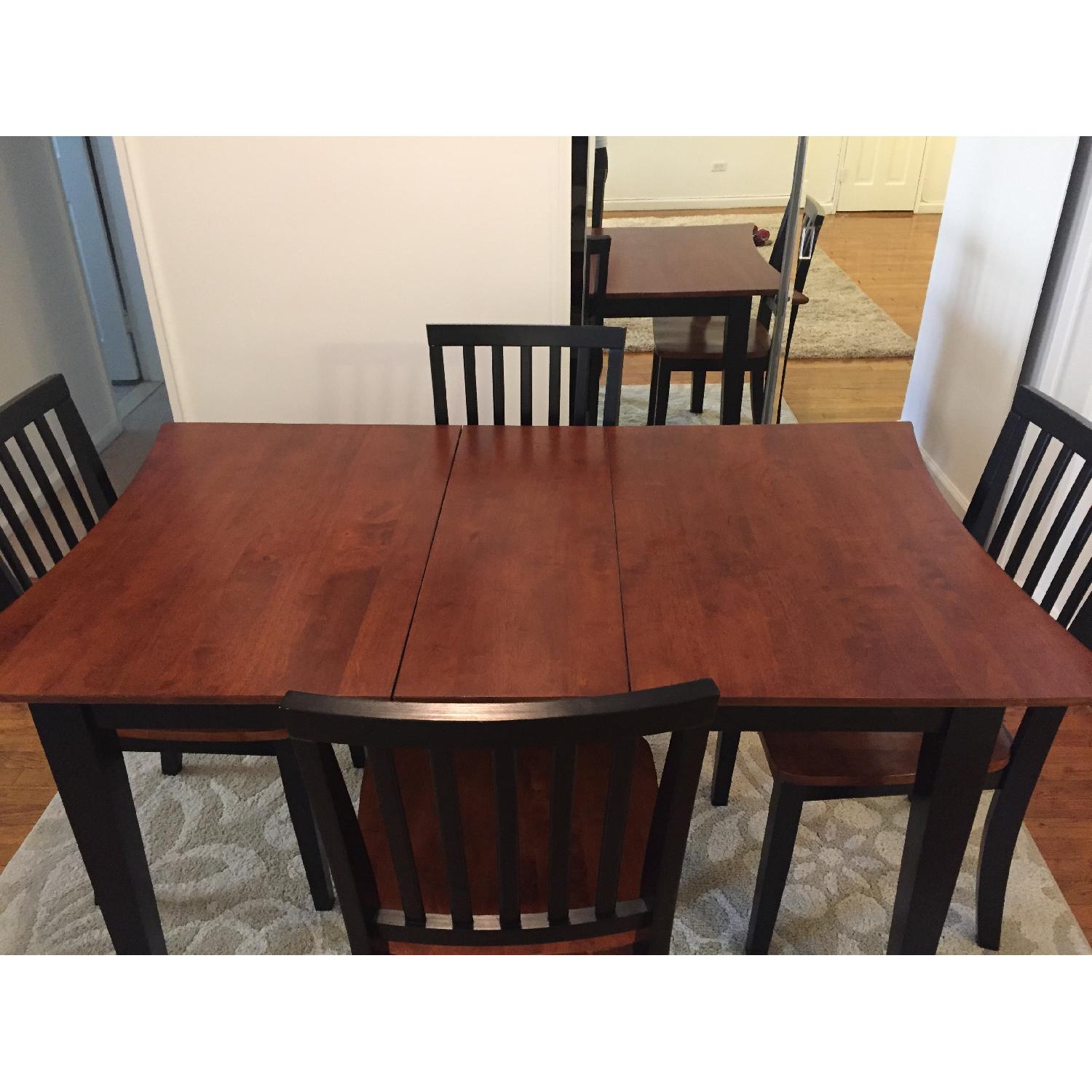 Bob's Dining Table w/ Leaf & 4 Chairs AptDeco