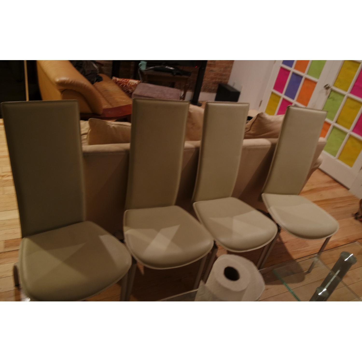 Actona Company Glass Extendable Dining Table w/ 4 White chairs - image-6