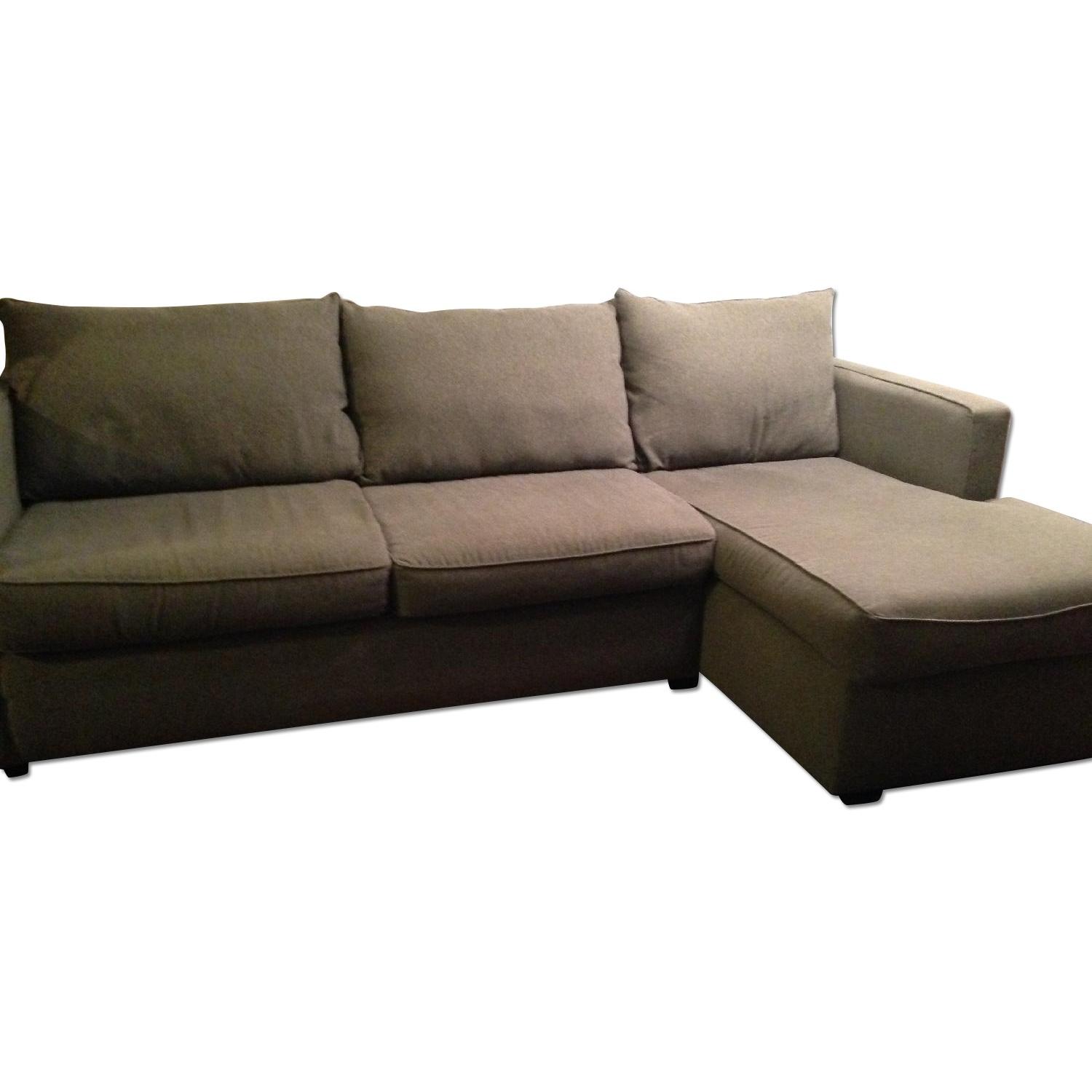 Jennifer Convertibles Left Facing Chaise Sectional Sofa w/ Full Sleeper