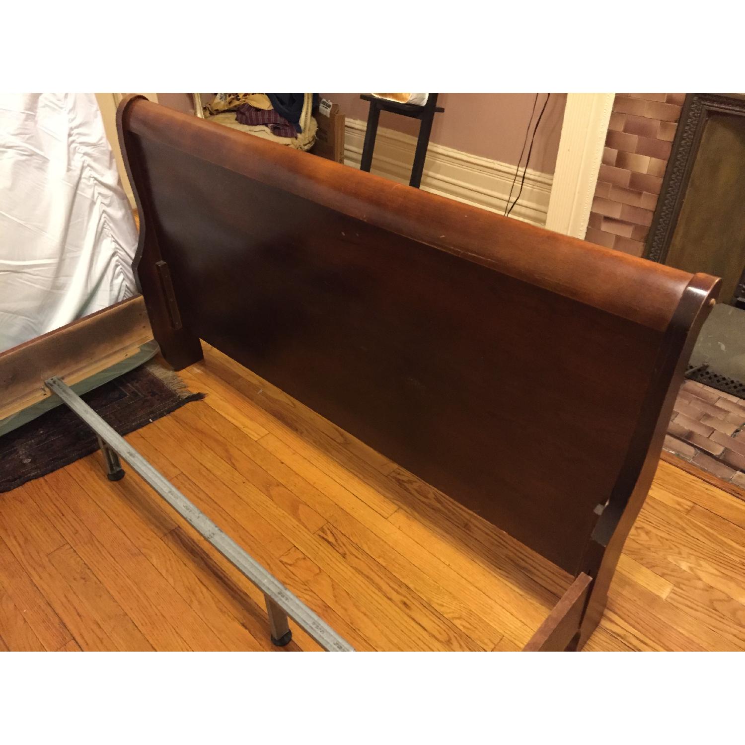Queen Size Sleigh Bed - image-4