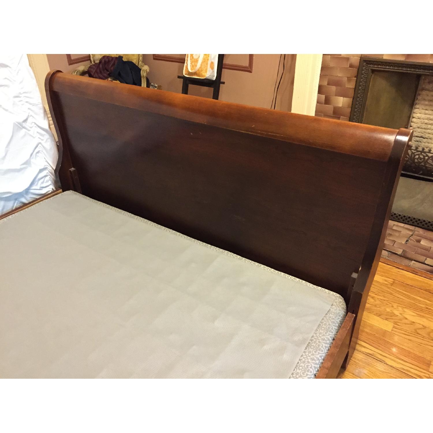 Queen Size Sleigh Bed - image-8