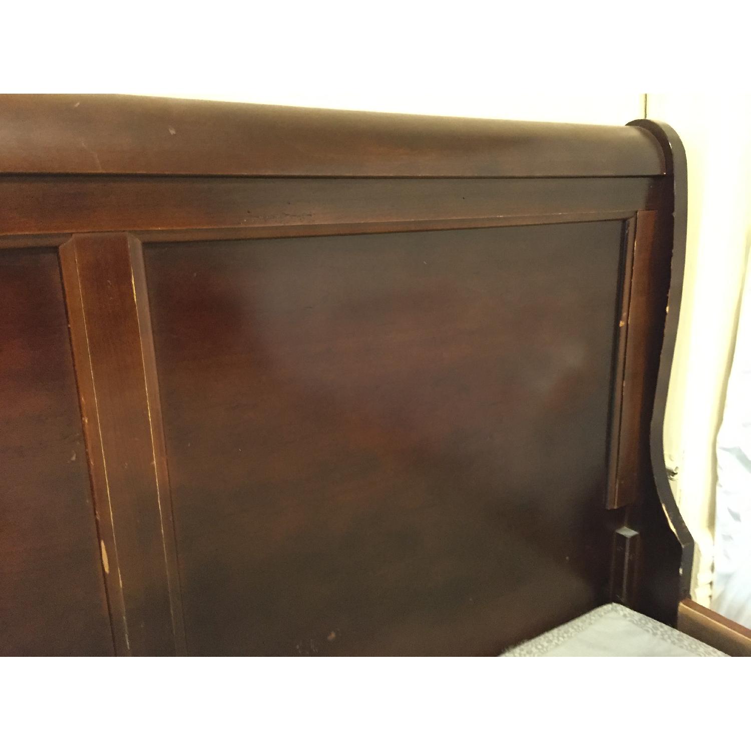 Queen Size Sleigh Bed - image-11