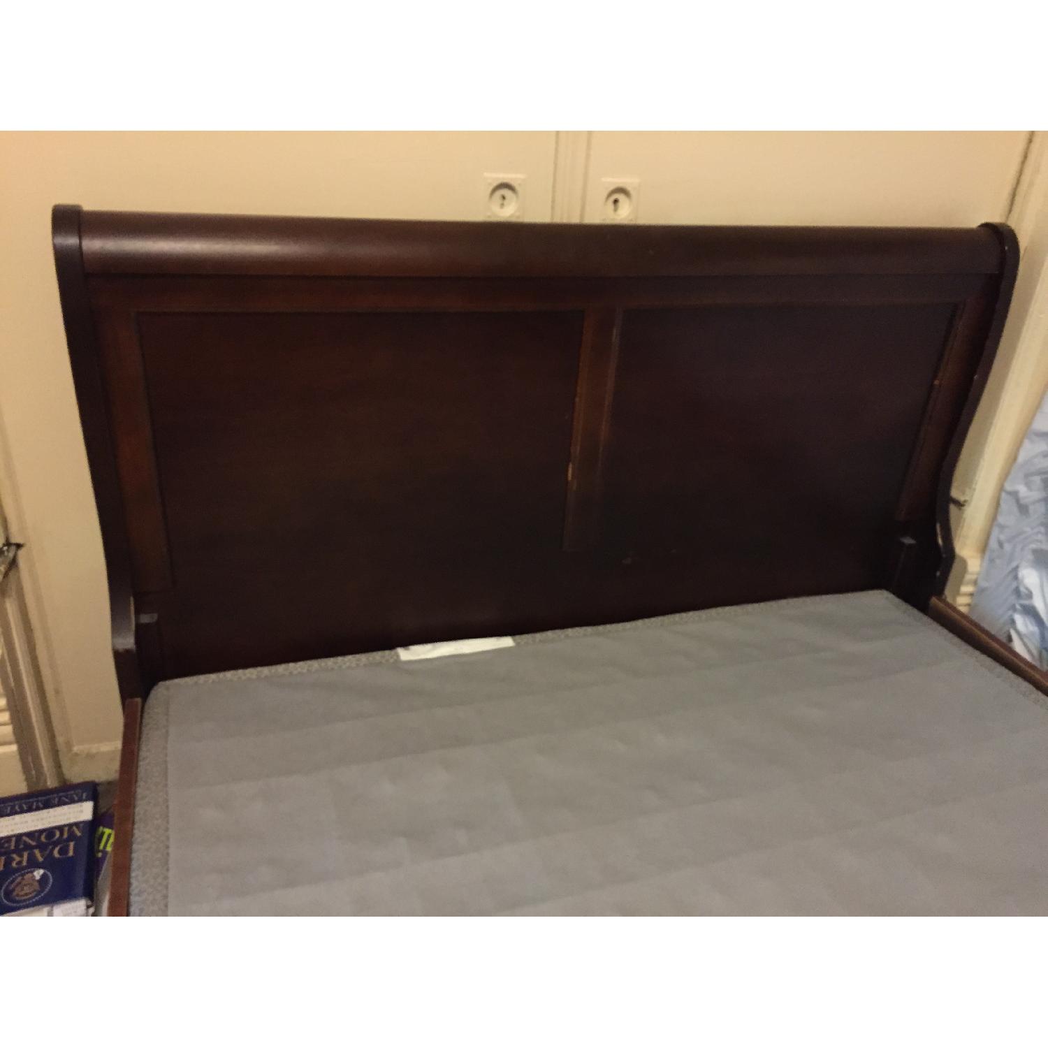 Queen Size Sleigh Bed - image-13