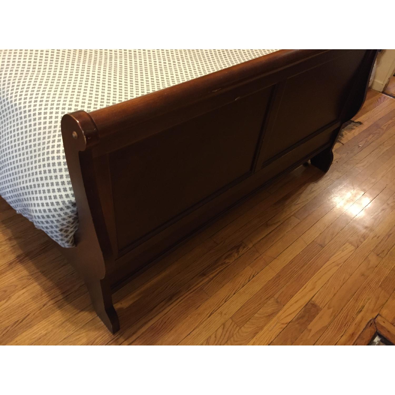 Queen Size Sleigh Bed - image-21