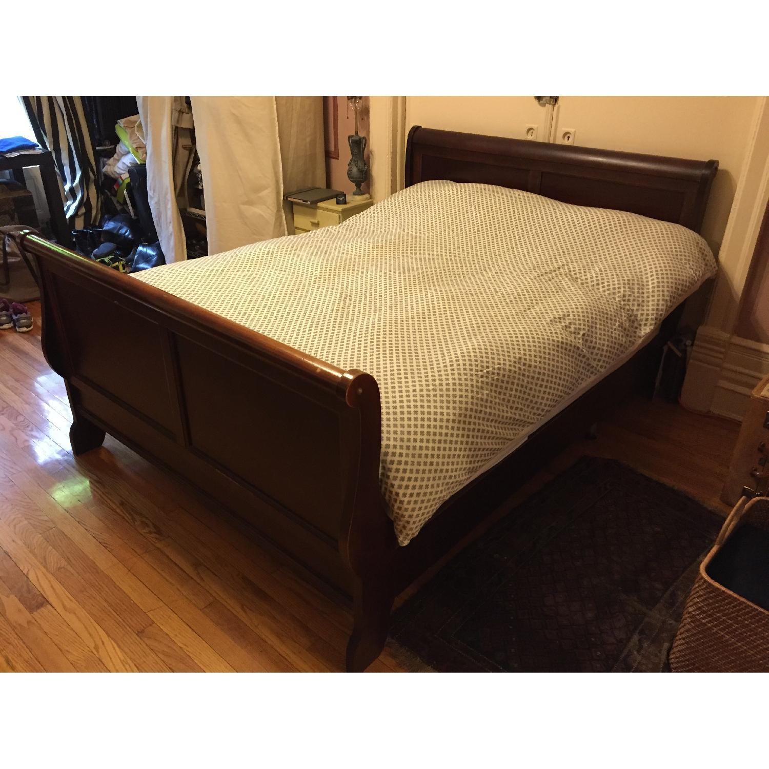 Queen Size Sleigh Bed - image-22