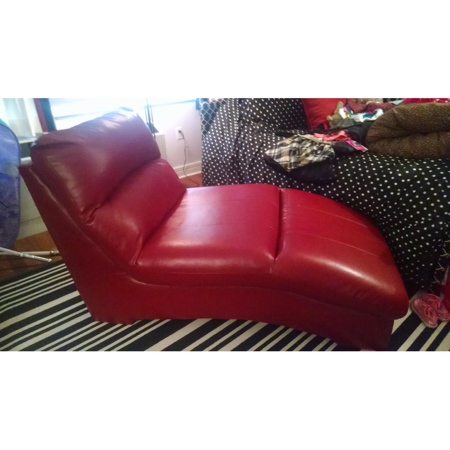 Ashley's Red Leather Chaise - image-3