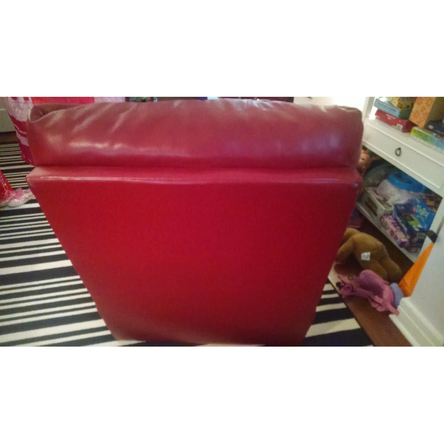 Ashley's Red Leather Chaise - image-4