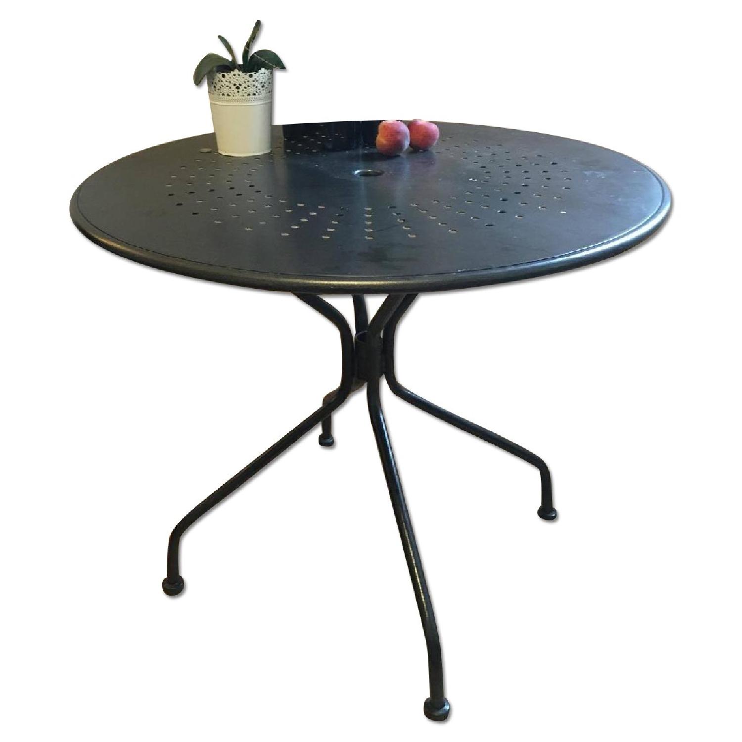 Outdoor/Indoor Table w/ 4 Chairs - image-0