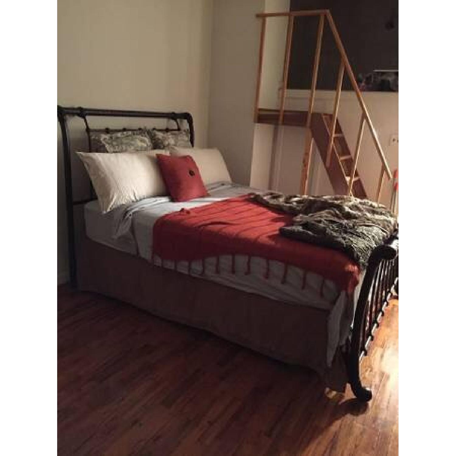 Fashion Bed Design Bronze Iron Sleigh Queen Bed - image-2