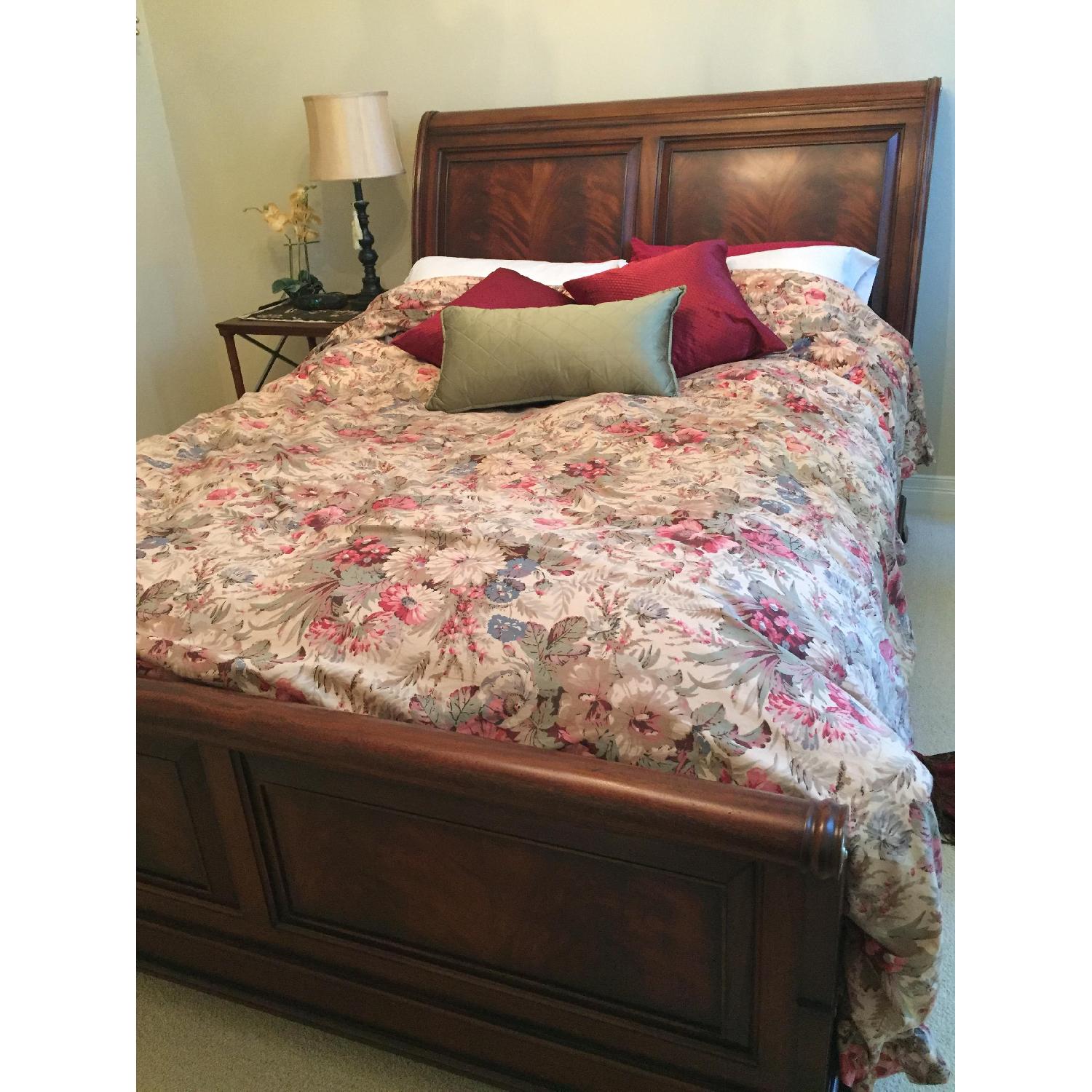 Ethan Allen Queen Size Sleigh Bed - image-6