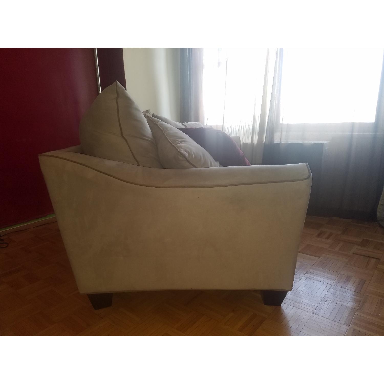 Raymour & Flanigan 3 Seater Sofa + Loveseat - image-6