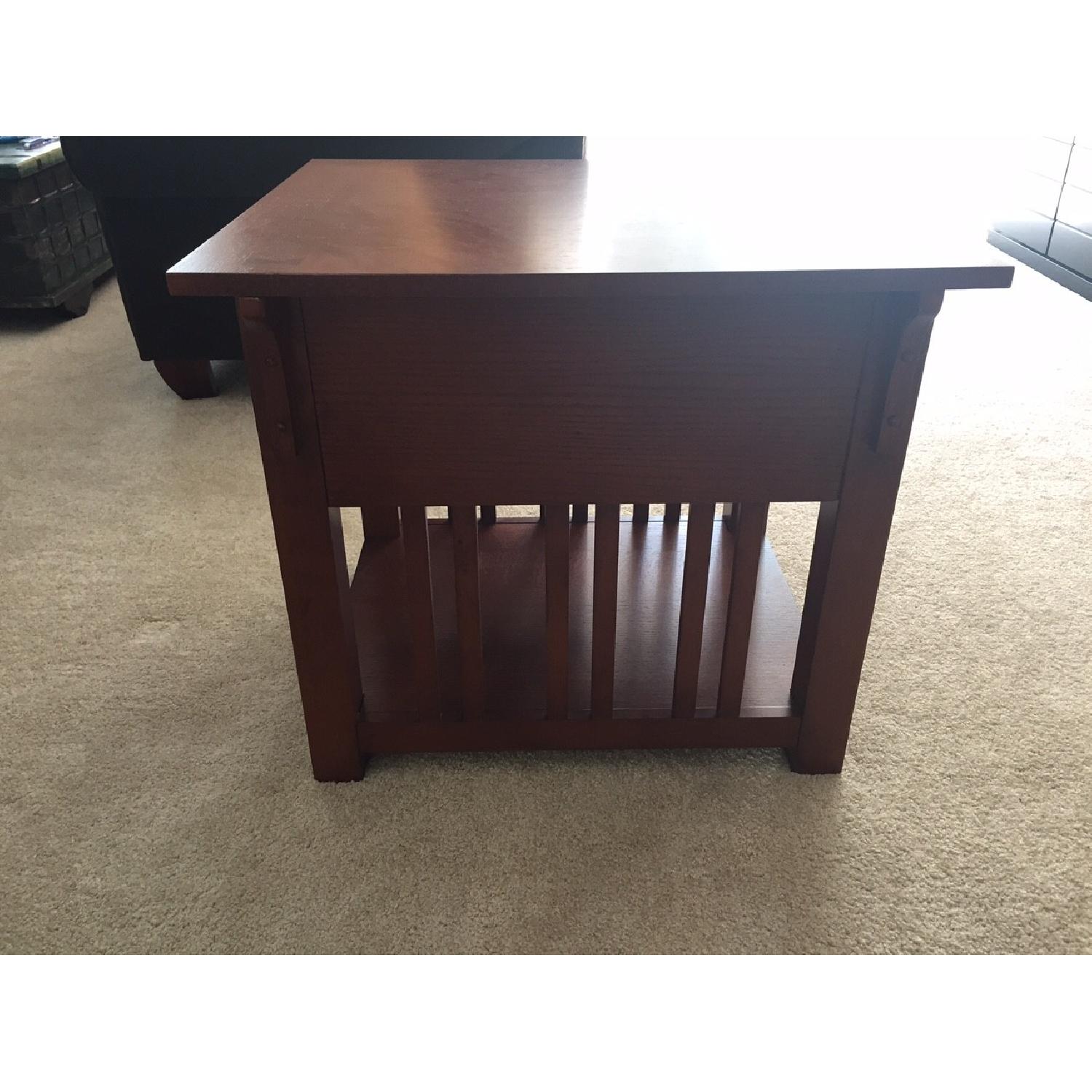 Broyhill End Table - image-4