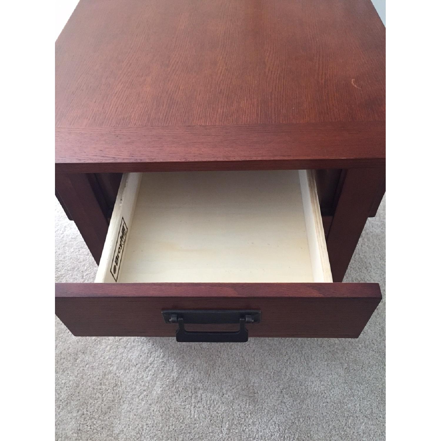 Broyhill End Table - image-7