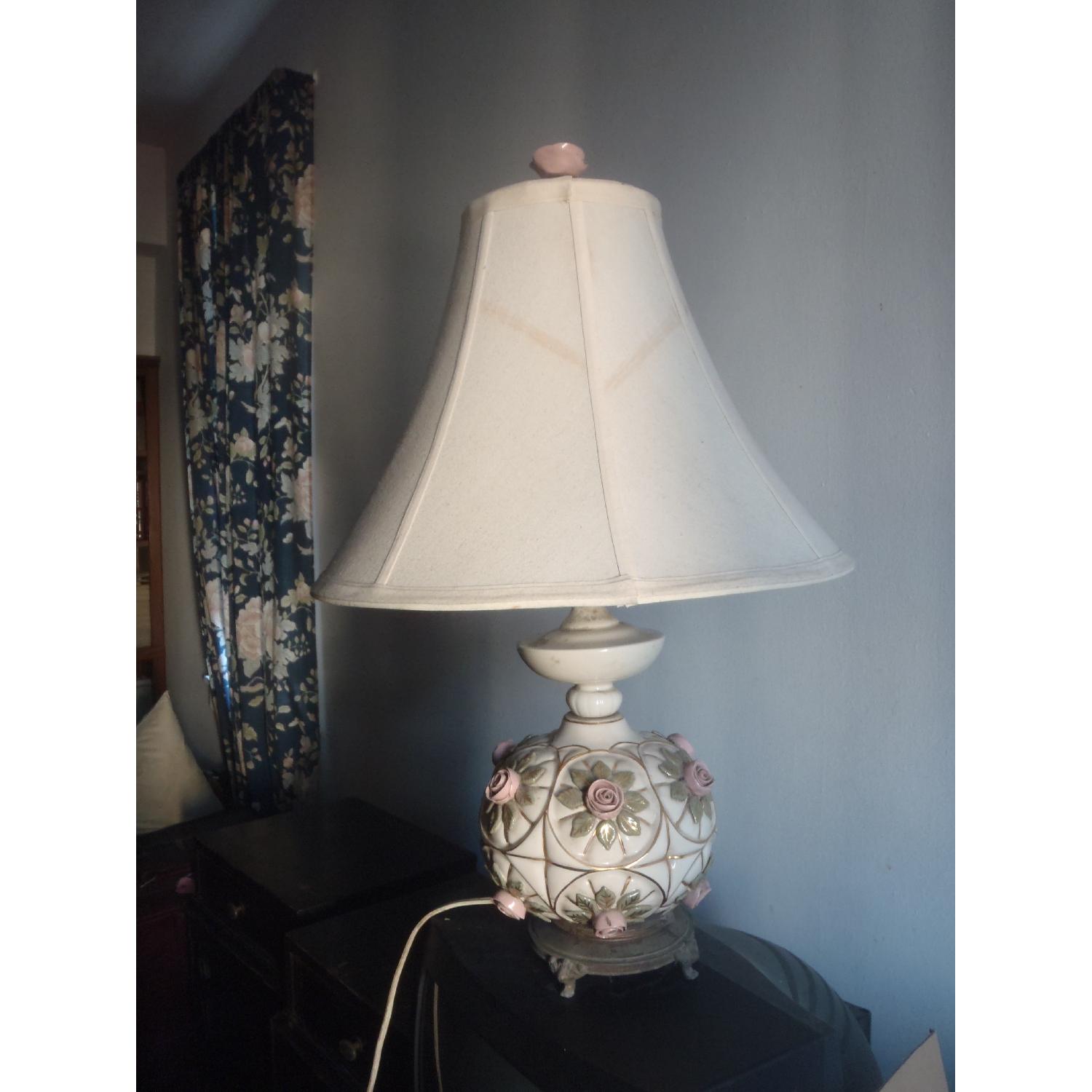 1930's Antique Rosebud Table Lamp - image-3