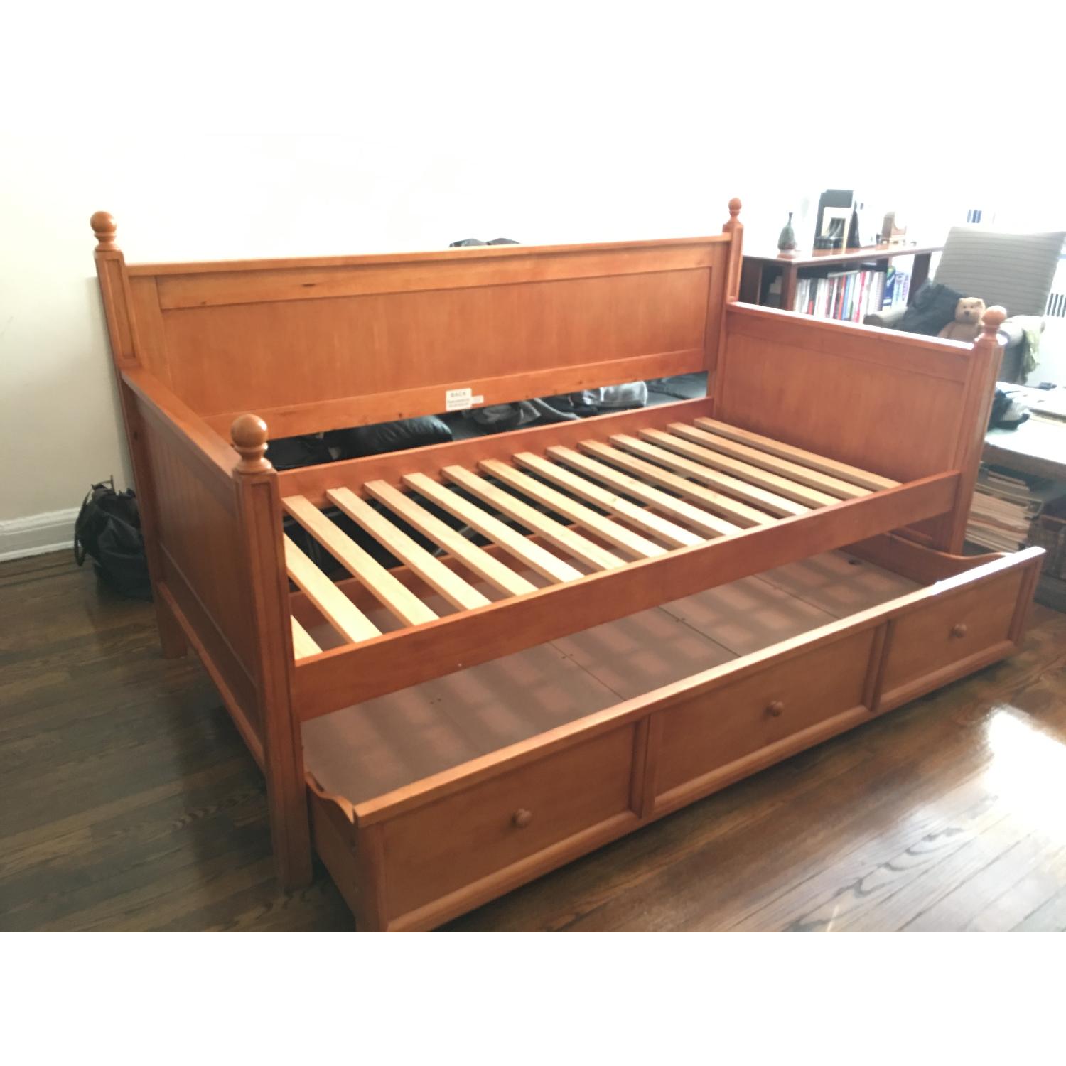 Casey Daybed w/ Trundle - image-3
