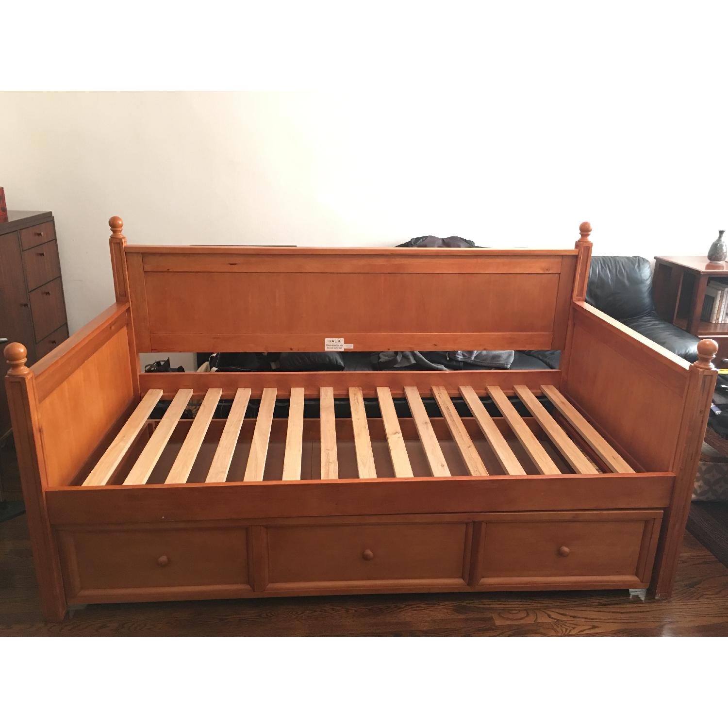 Casey Daybed w/ Trundle - image-7