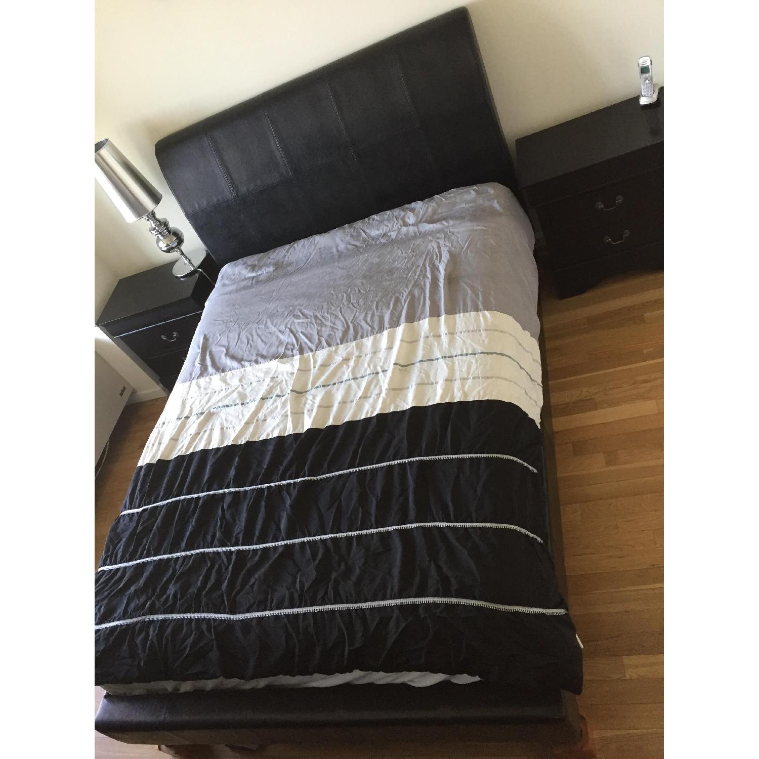Contemporary 5 Piece Bedroom Set - image-2