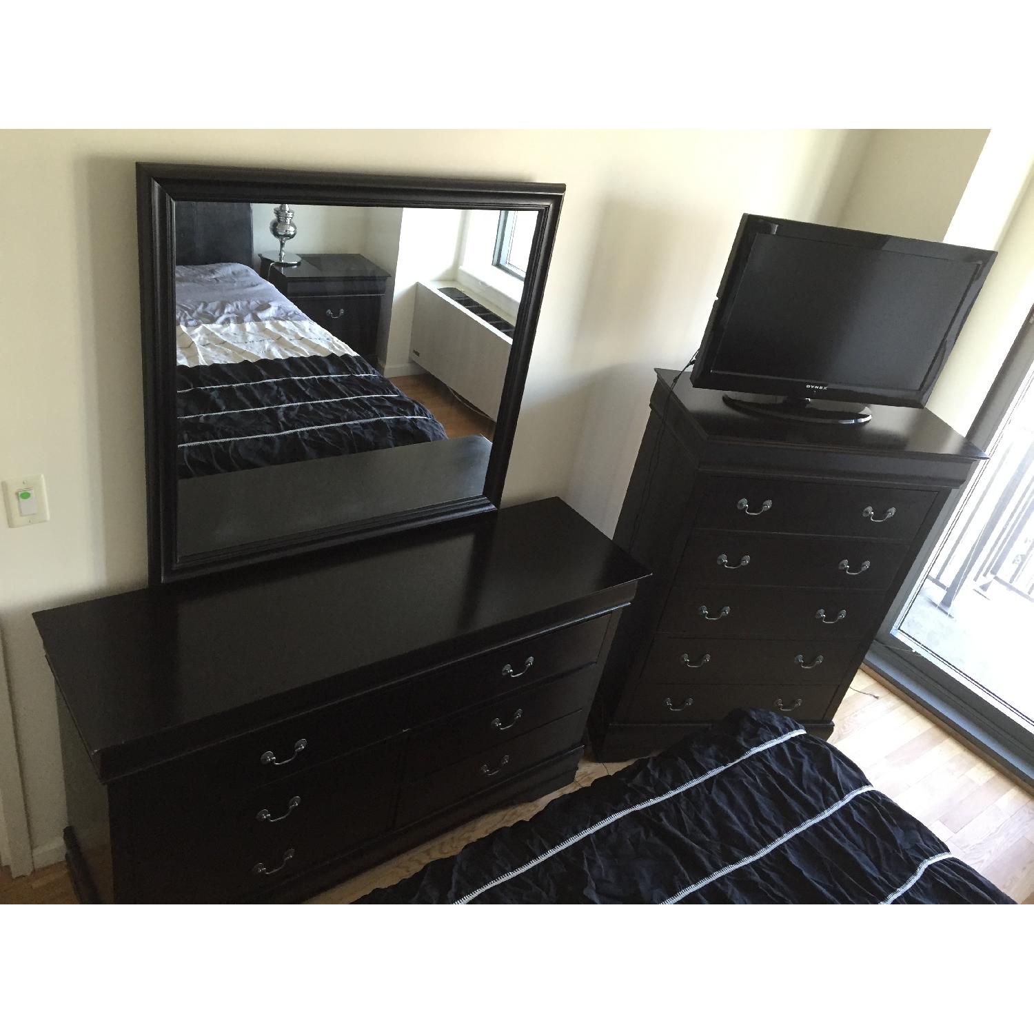 Contemporary 5 Piece Bedroom Set - image-3