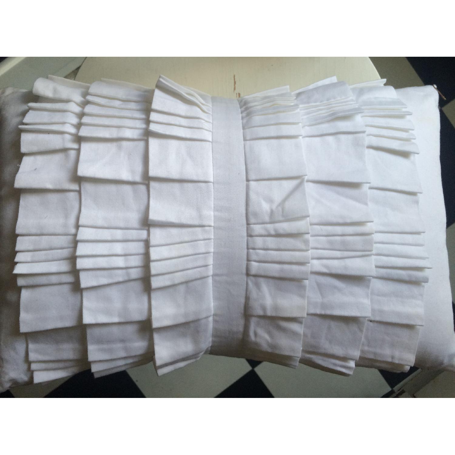 Vera Wang Decorative Pillows - image-2