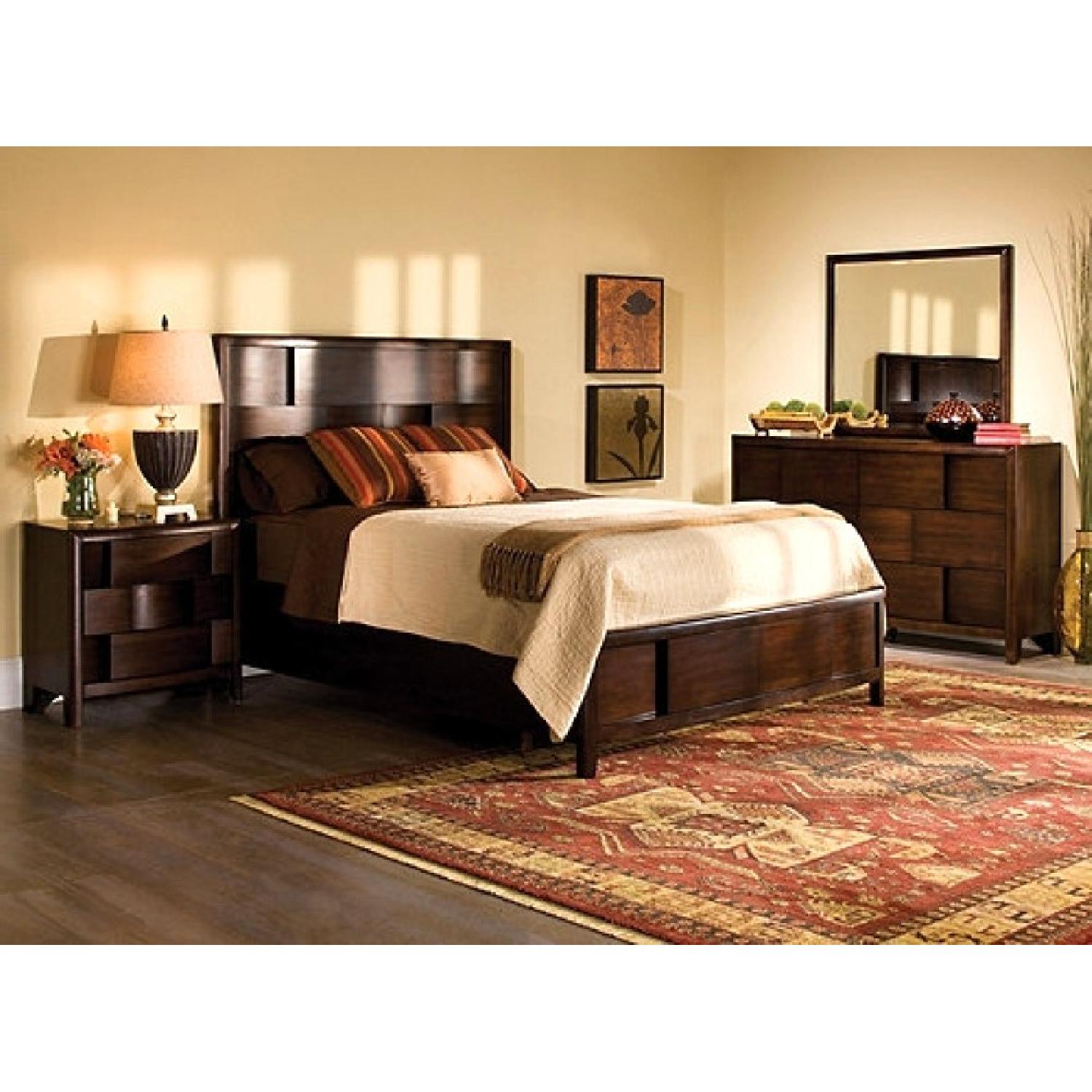 Raymour & Flanigan Saratoga Queen Storage Bed - image-5