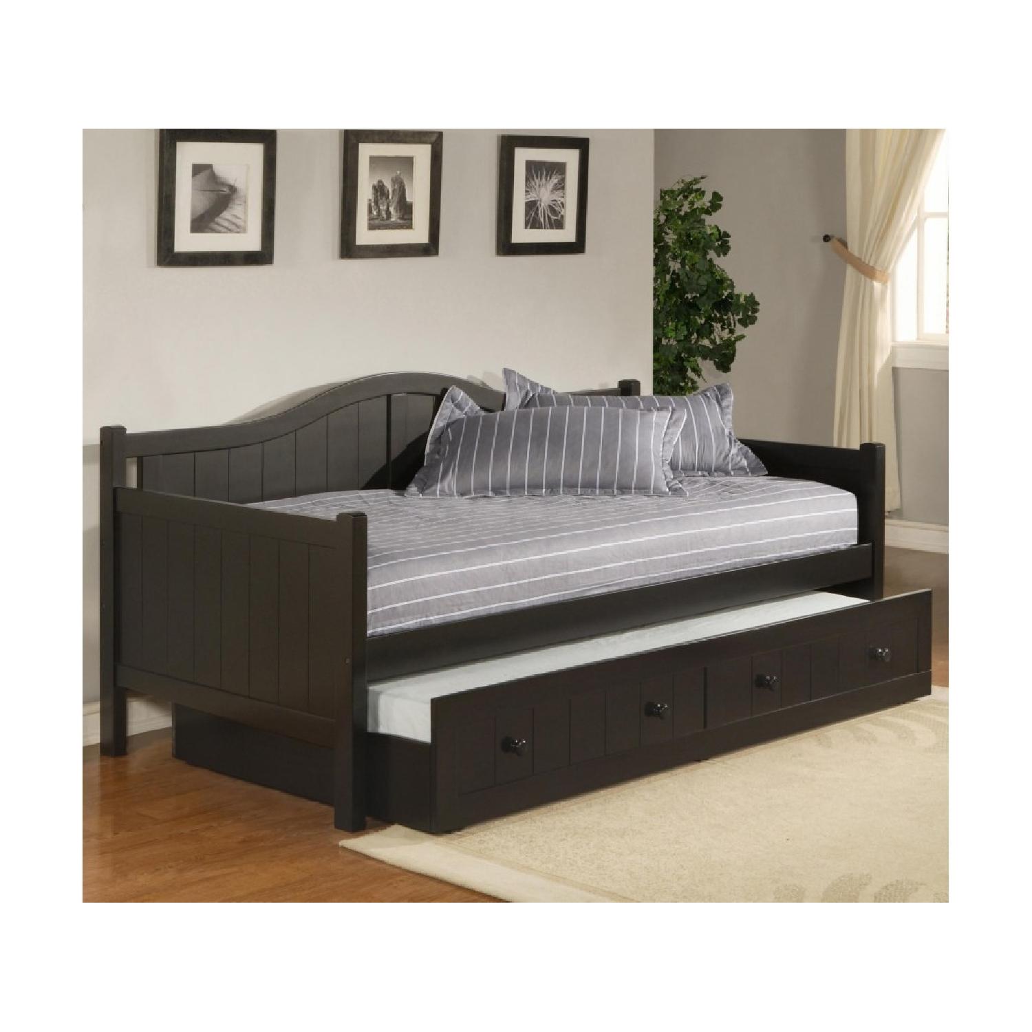 Hillsdale Staci Daybed w/ Trundle - image-4