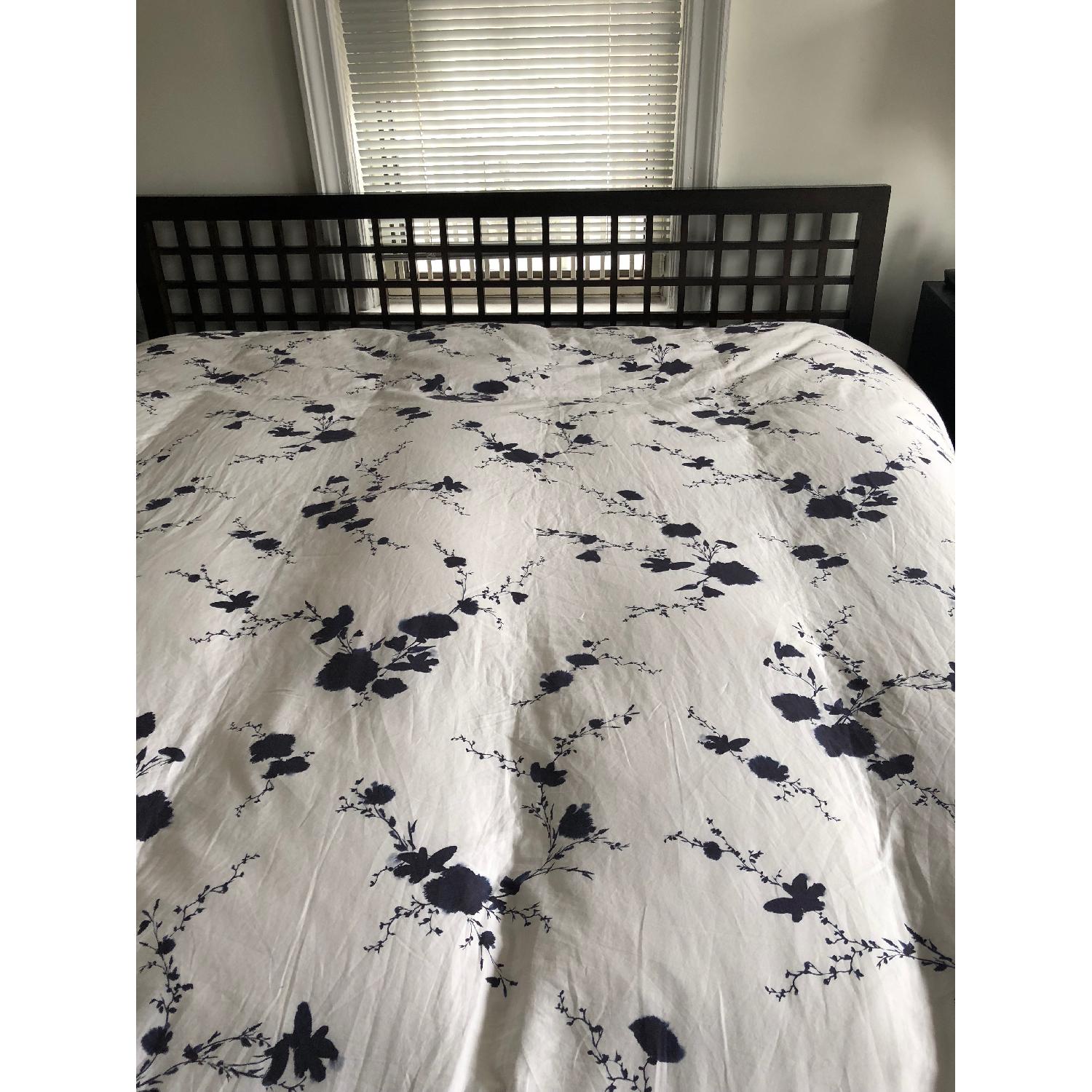 Crate & Barrel King Bed AptDeco
