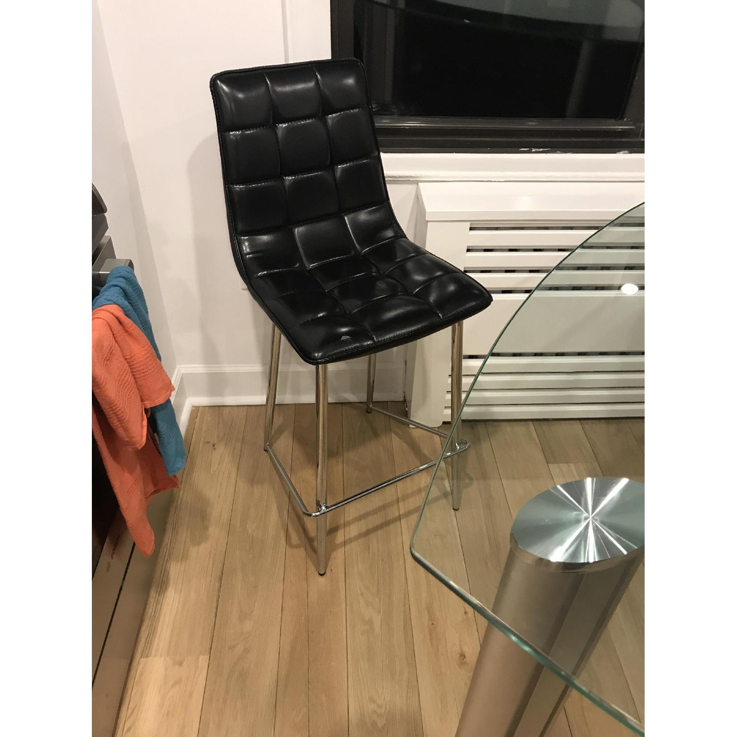 Rooms To Go Triangular Hightop Glass Table w/ 3 Bar Chairs - image-3