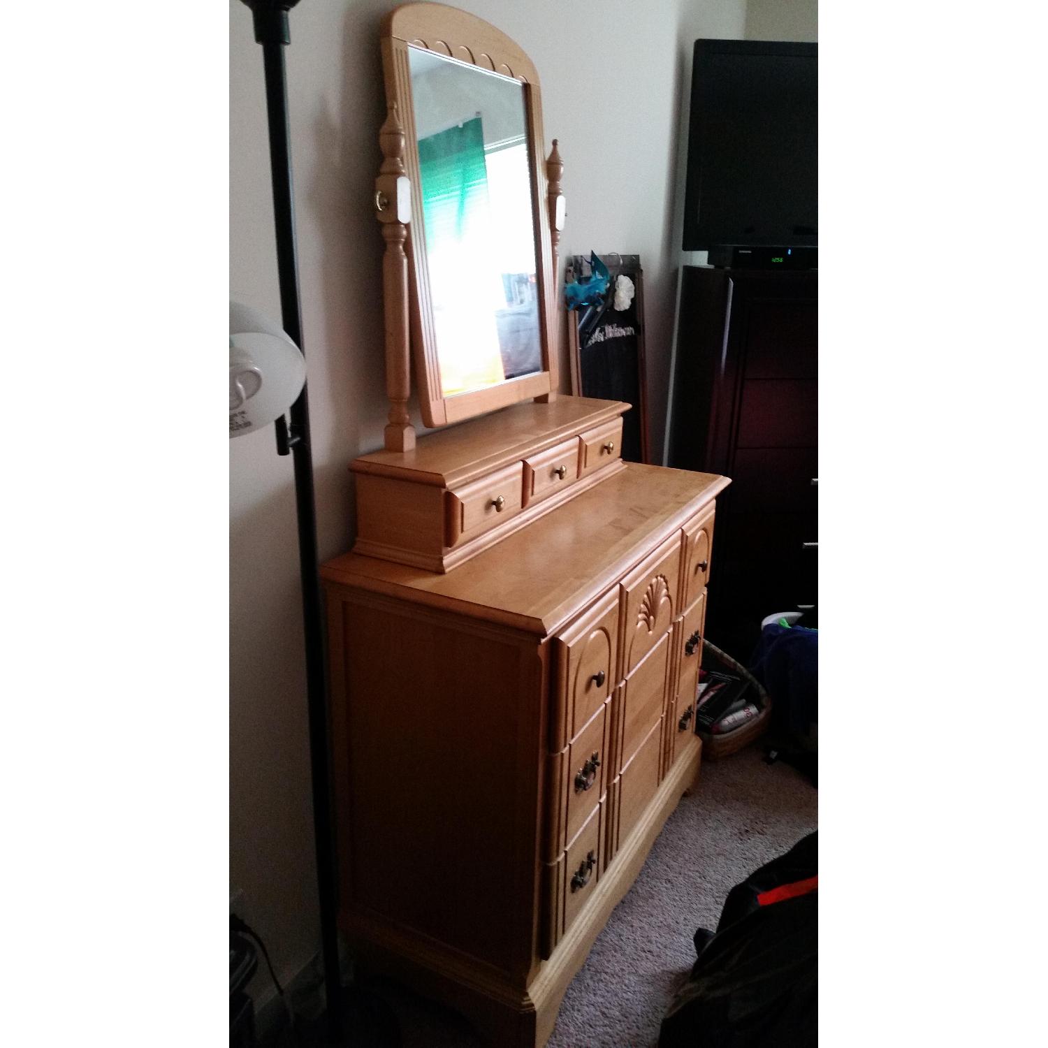 Dresser w/ Vanity Mirror - image-3
