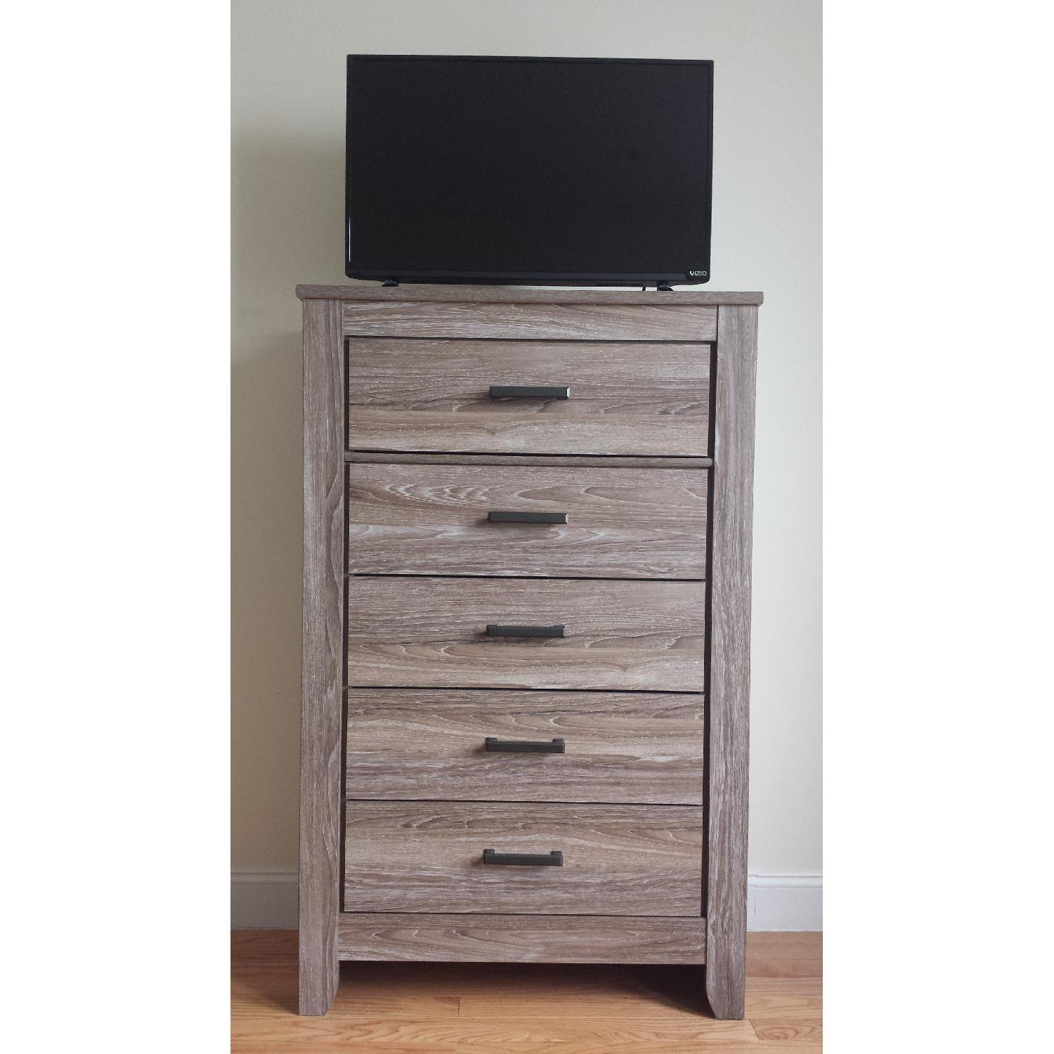 Ashley's Dresser + Nightstand - image-7