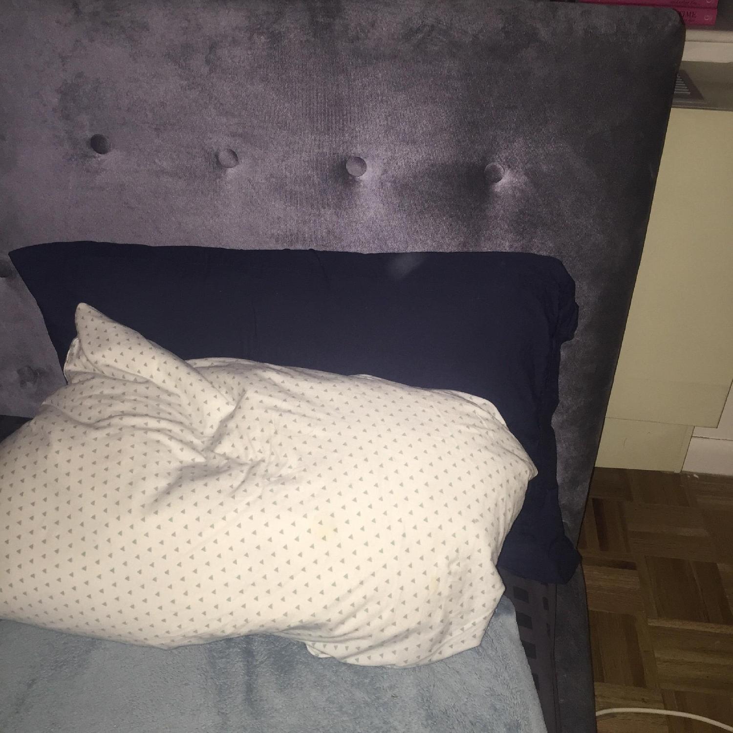 Braxton Studio Queen Size Pittman Contemporary Grey Tufted Bed - image-2