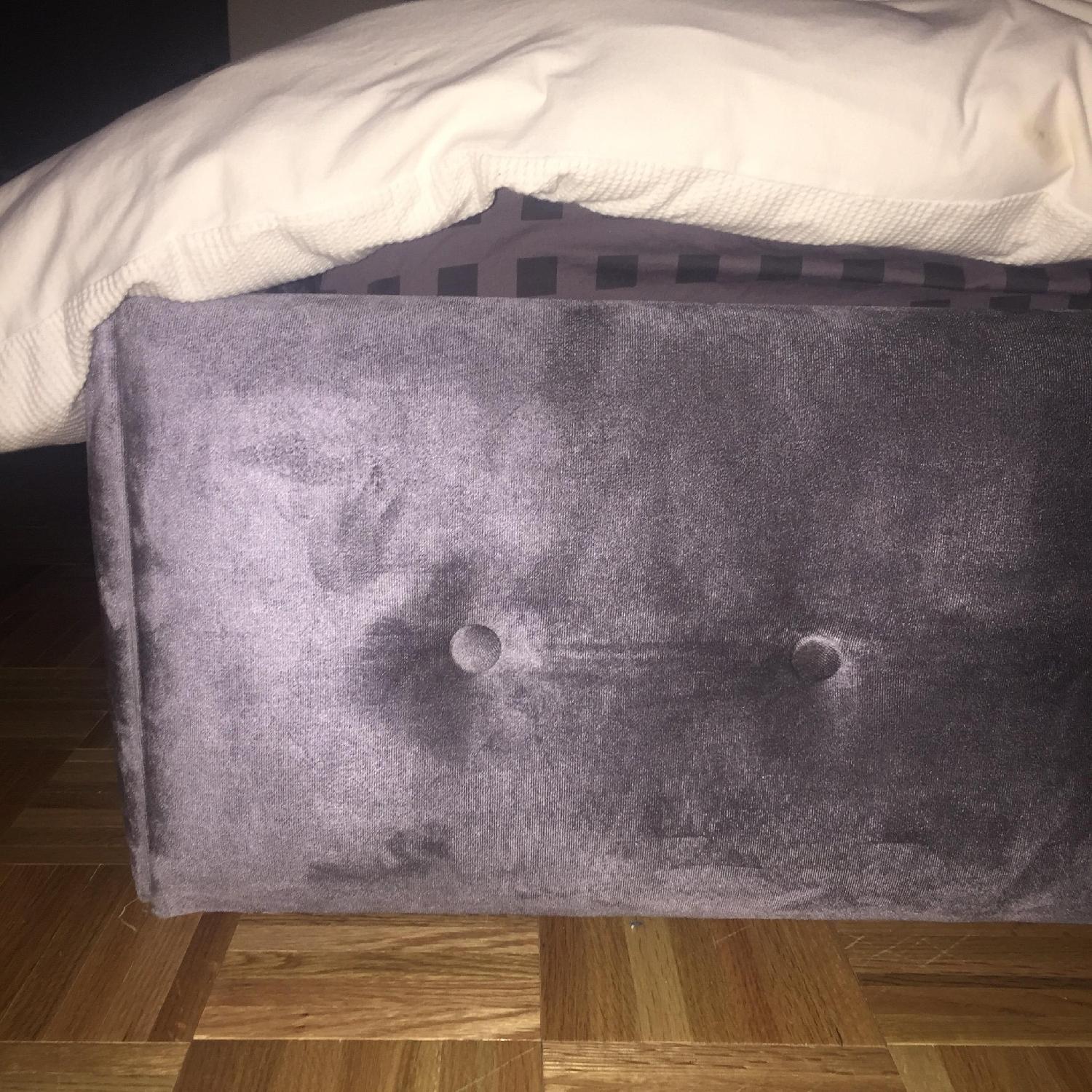 Braxton Studio Queen Size Pittman Contemporary Grey Tufted Bed - image-3