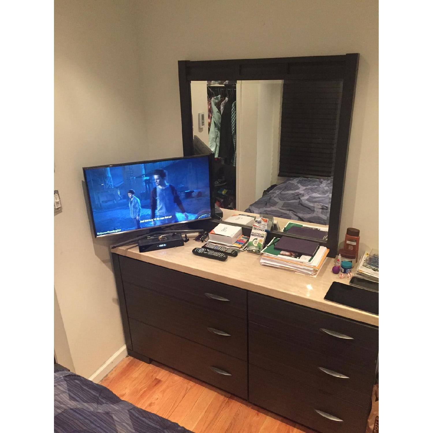Sleek Black Queen Bedroom Set - image-3