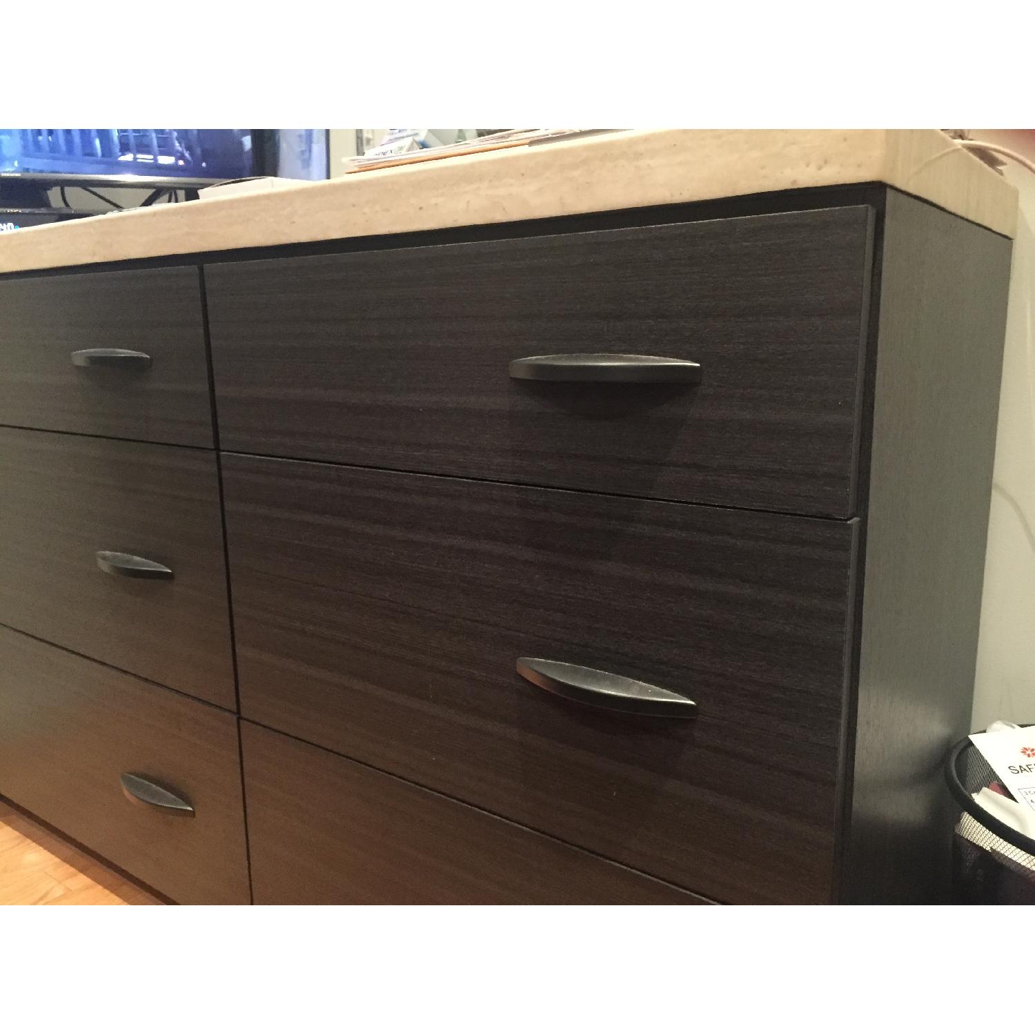 Sleek Black Queen Bedroom Set - image-4