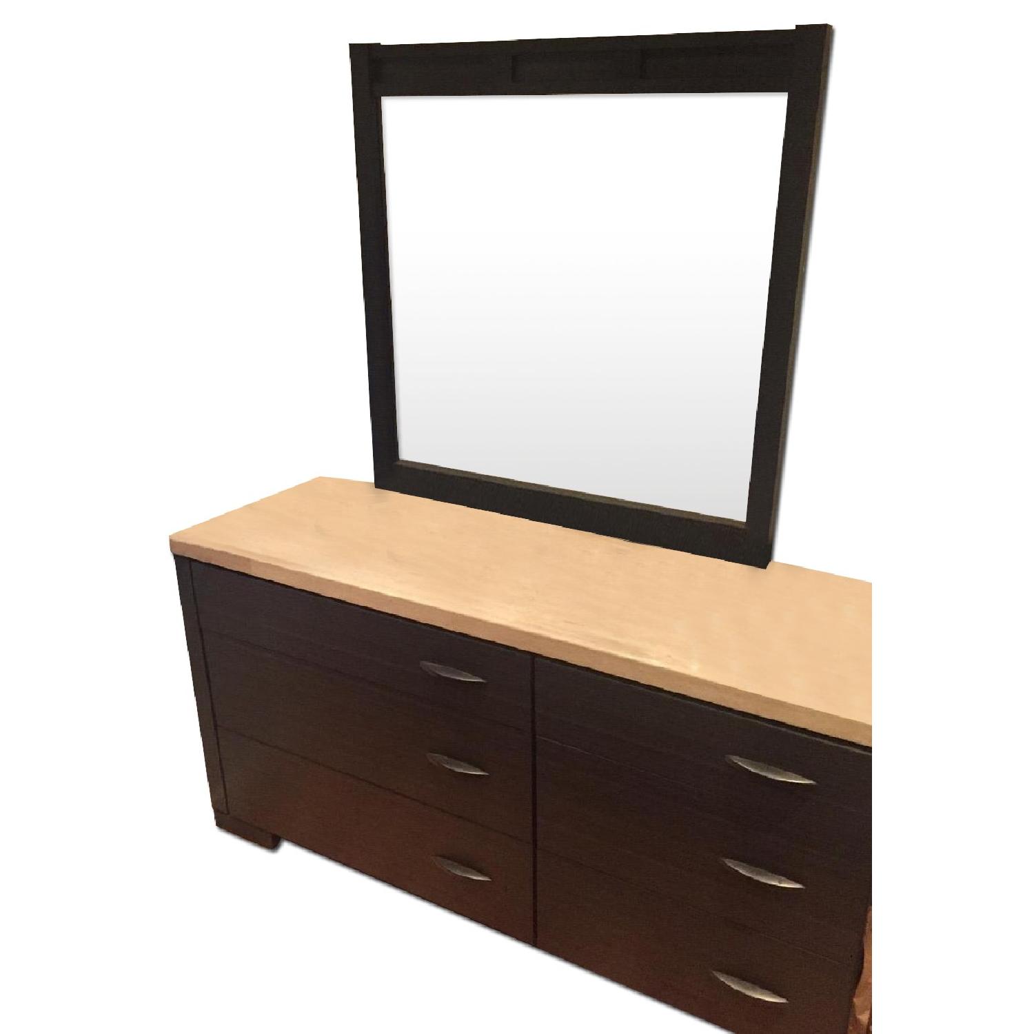 Sleek Black Queen Bedroom Set - image-7