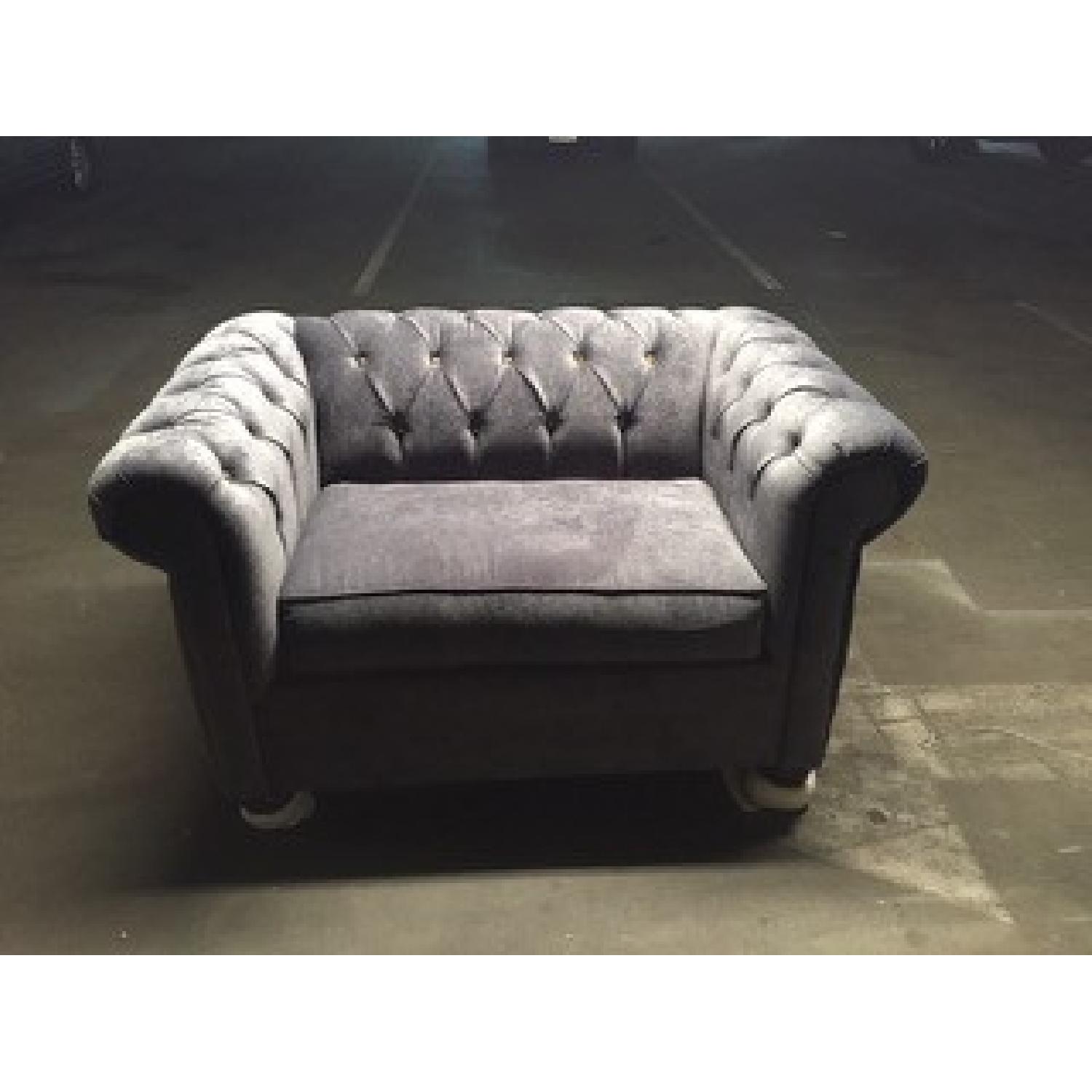 Tufted Loveseats - image-1