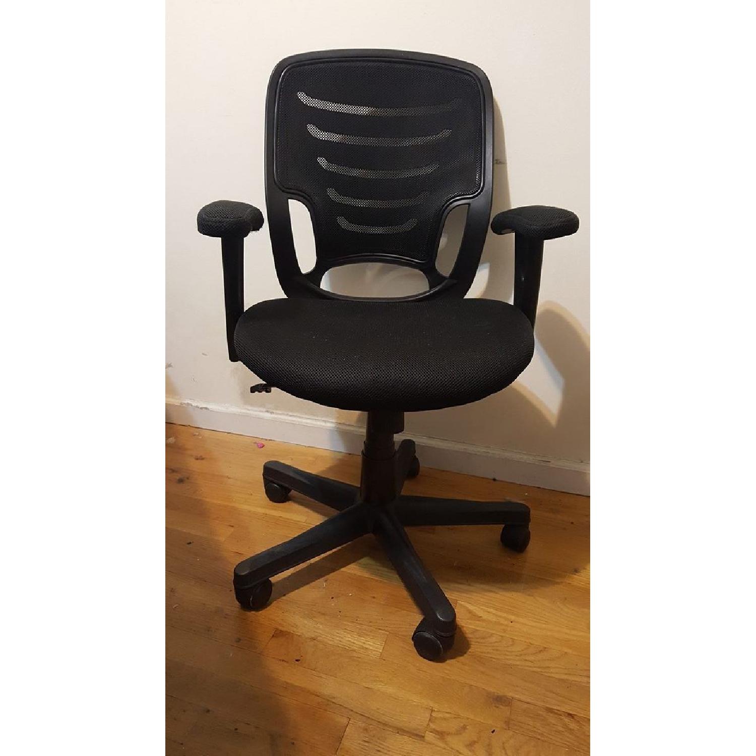 Ergonomic Office Chair - image-1