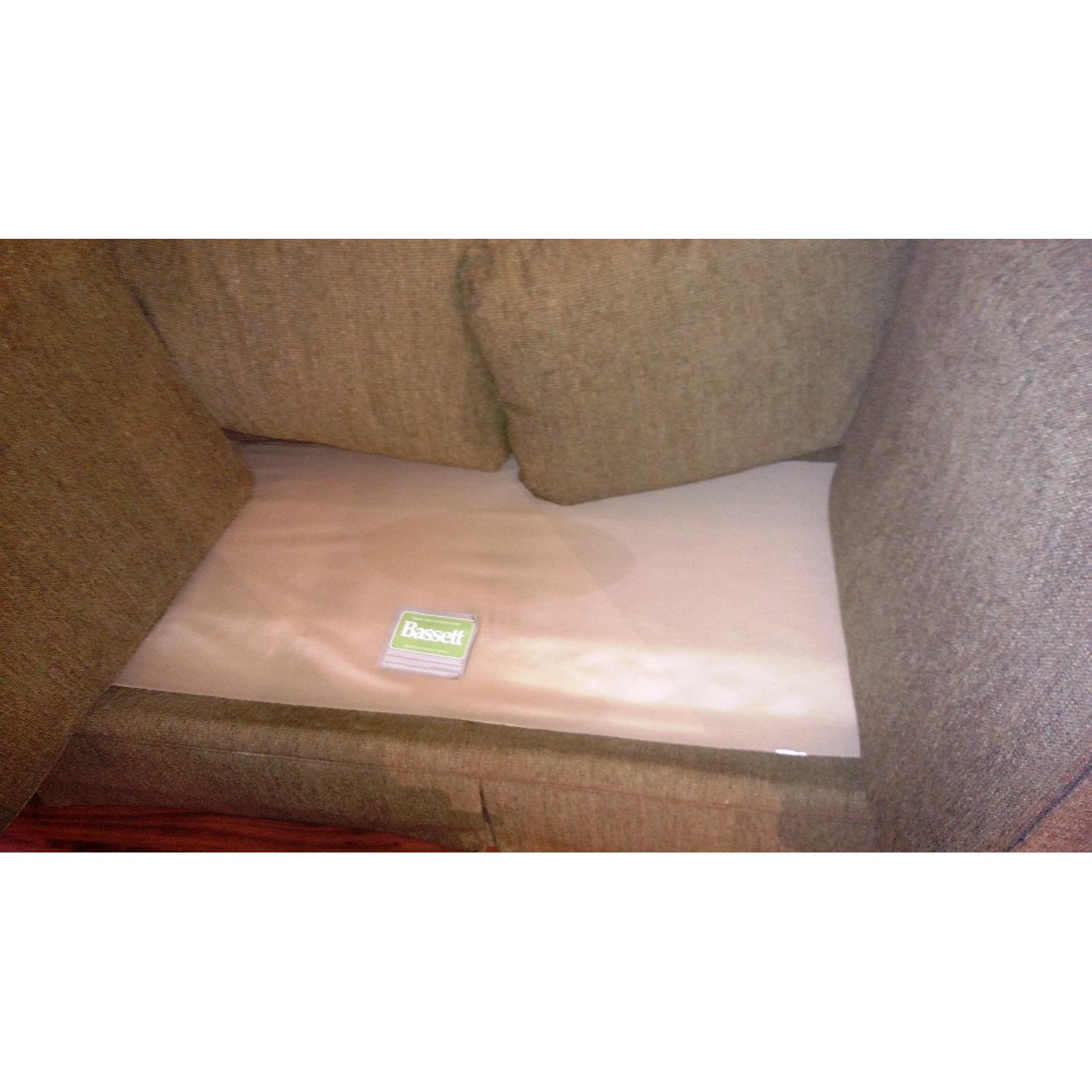Bassett Furniture Sofa in Light Green - image-5