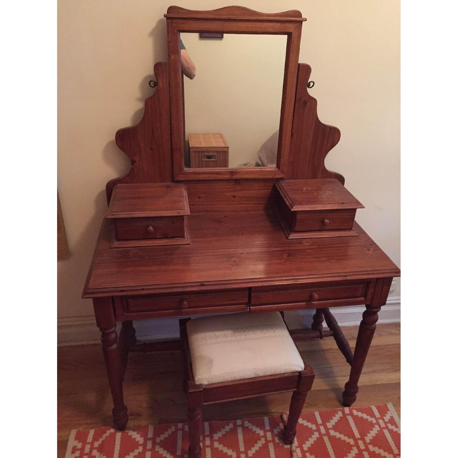 Vanity w/ Seat - image-1