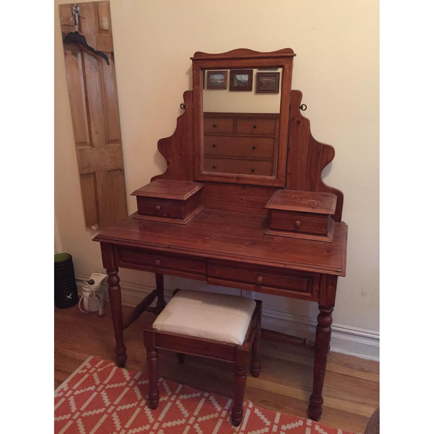 Vanity w/ Seat - image-2