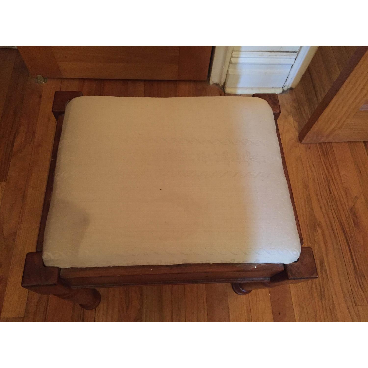 Vanity w/ Seat - image-3