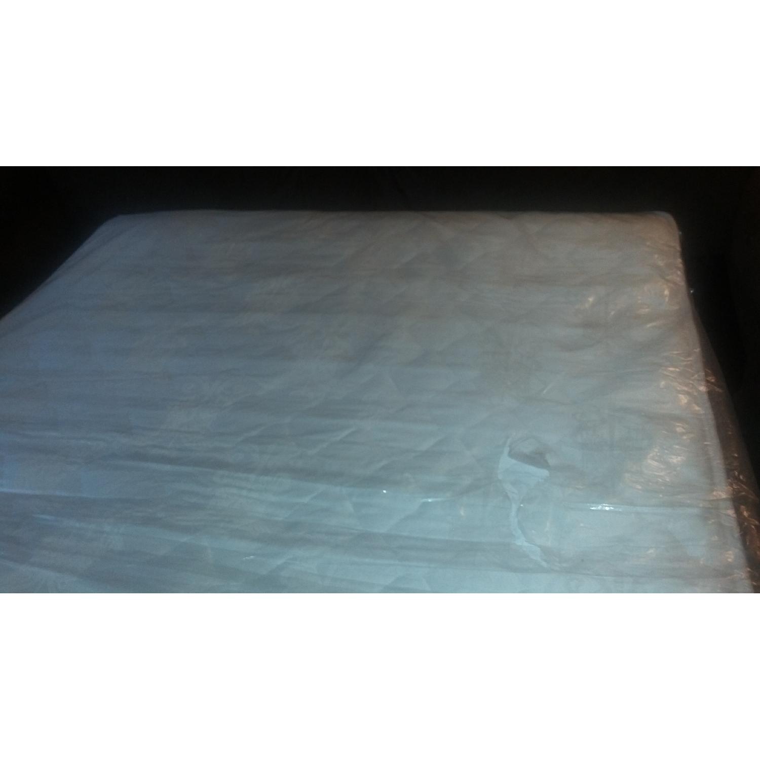 Bob's Queen Size Sleeper Sofa - image-12