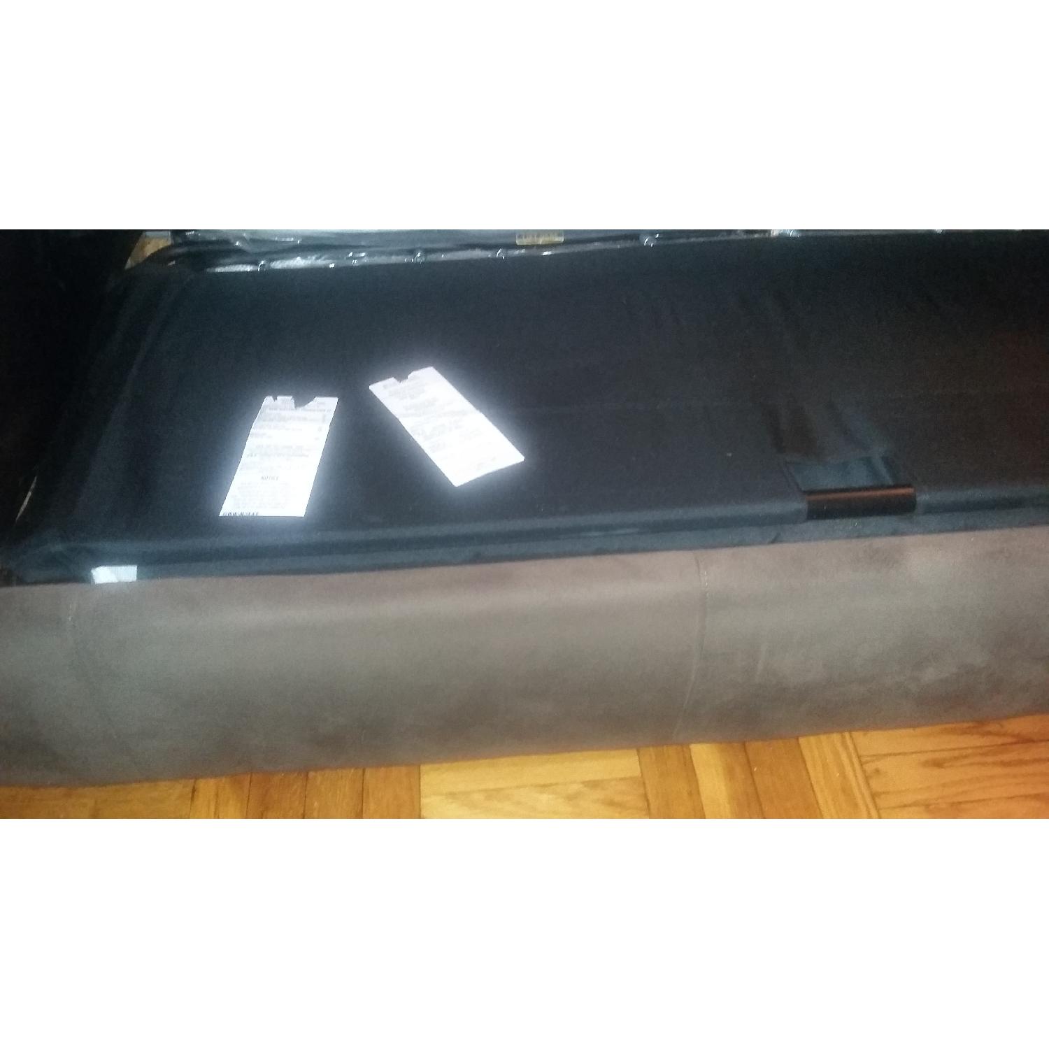 Bob's Queen Size Sleeper Sofa - image-15