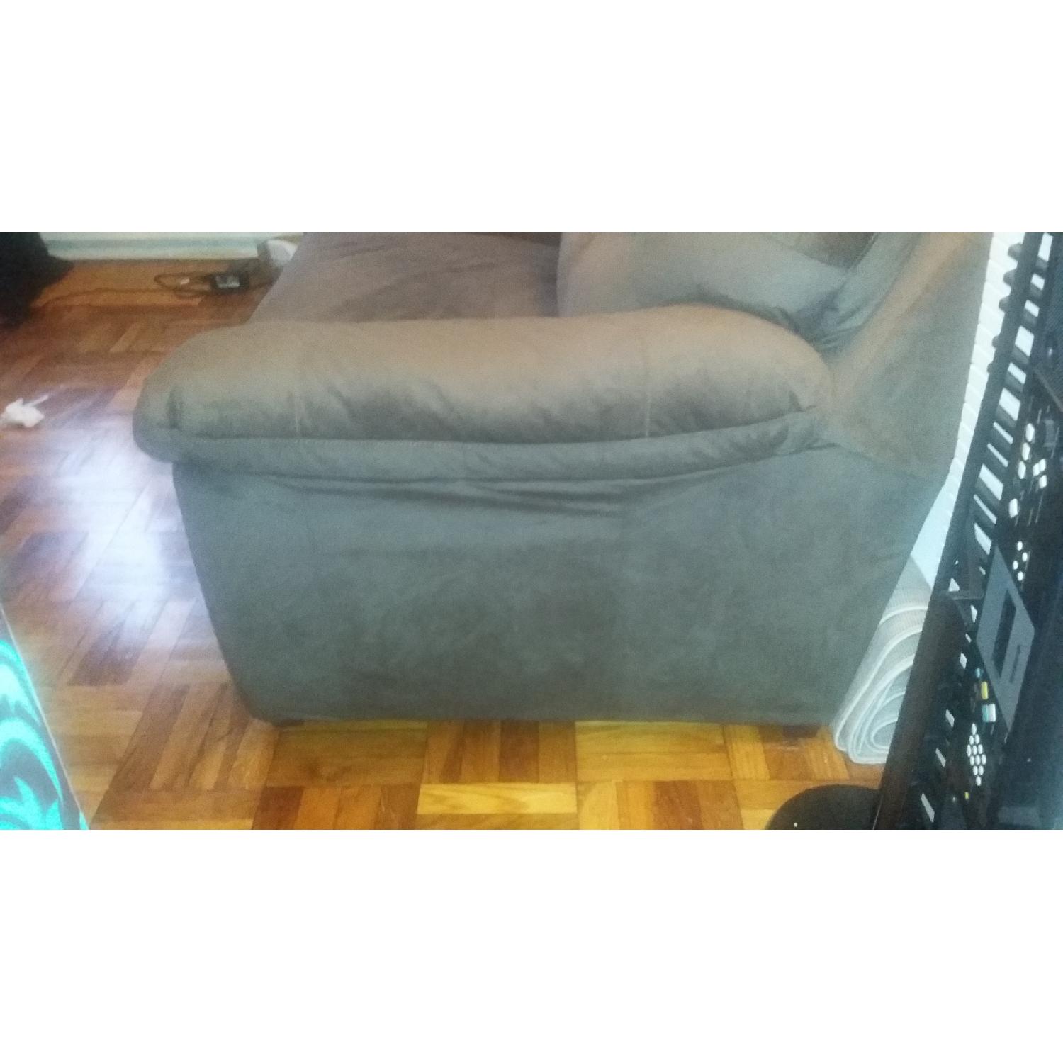 Bob's Queen Size Sleeper Sofa - image-16