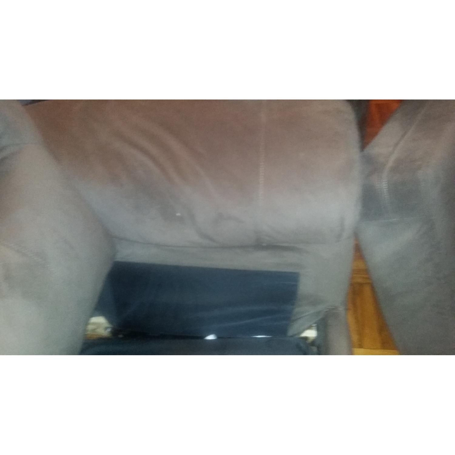 Bob's Queen Size Sleeper Sofa - image-18
