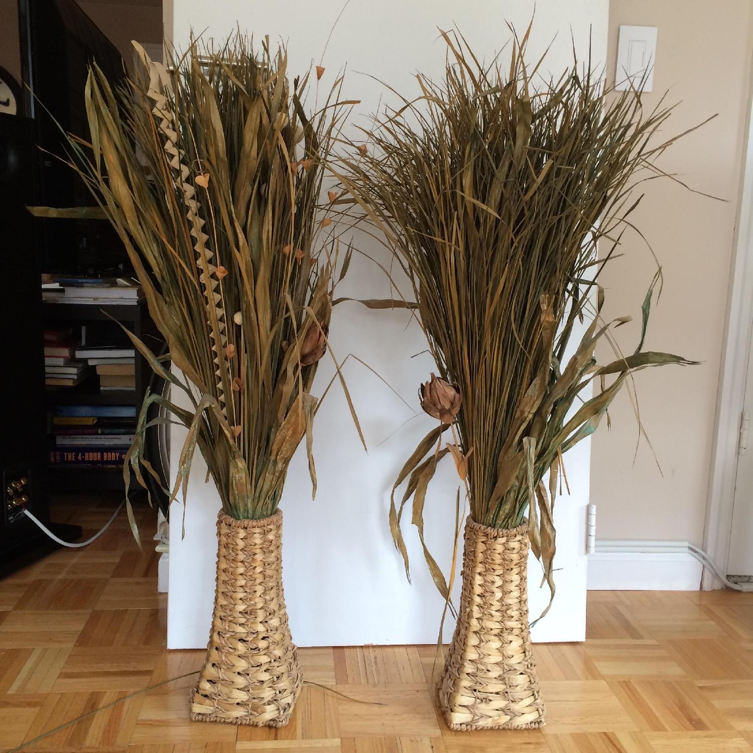 Dried Plant Leaves & Woven Baskets - image-1