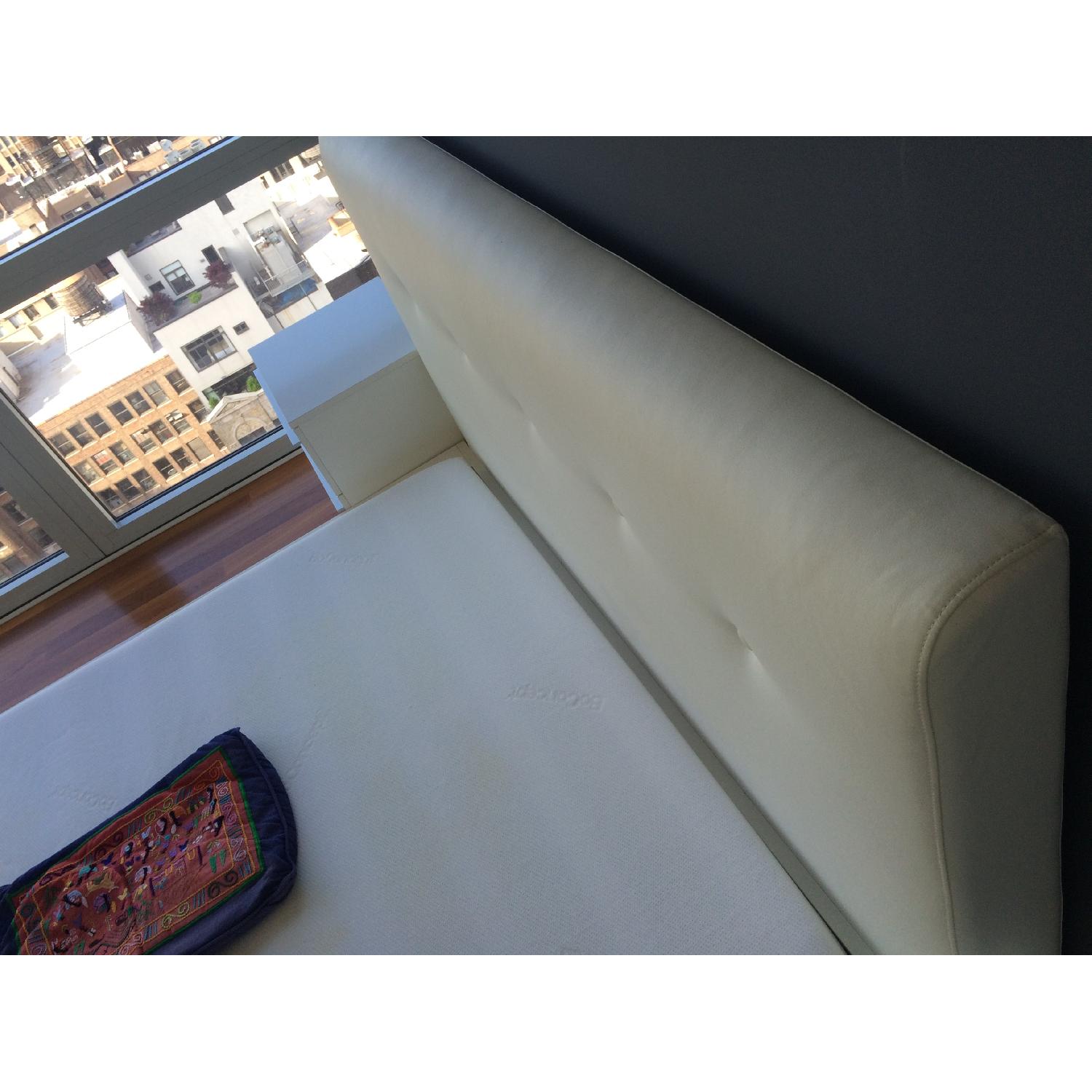 Boconcept 5 Piece Bedroom Set - image-5