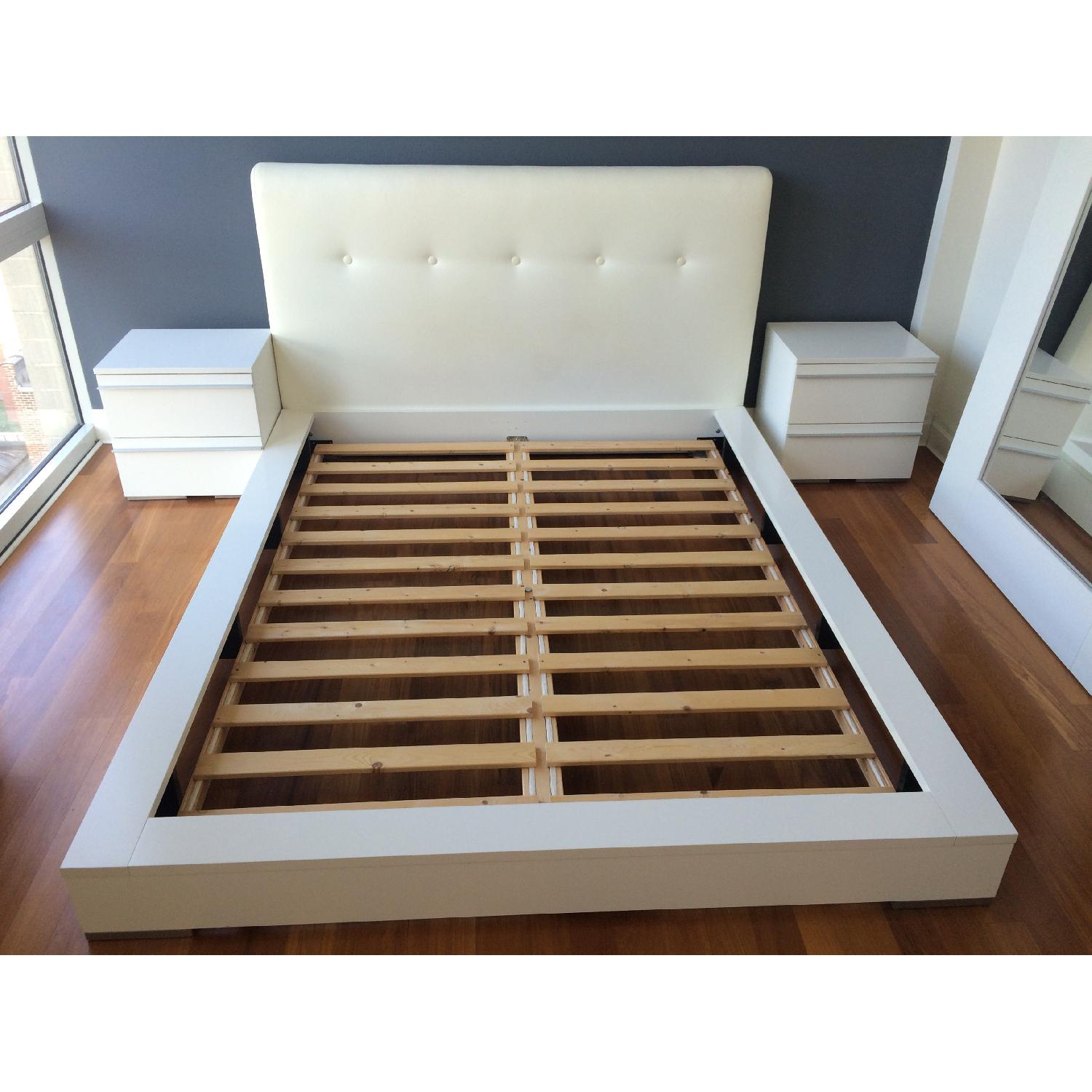 Boconcept 5 Piece Bedroom Set - image-6