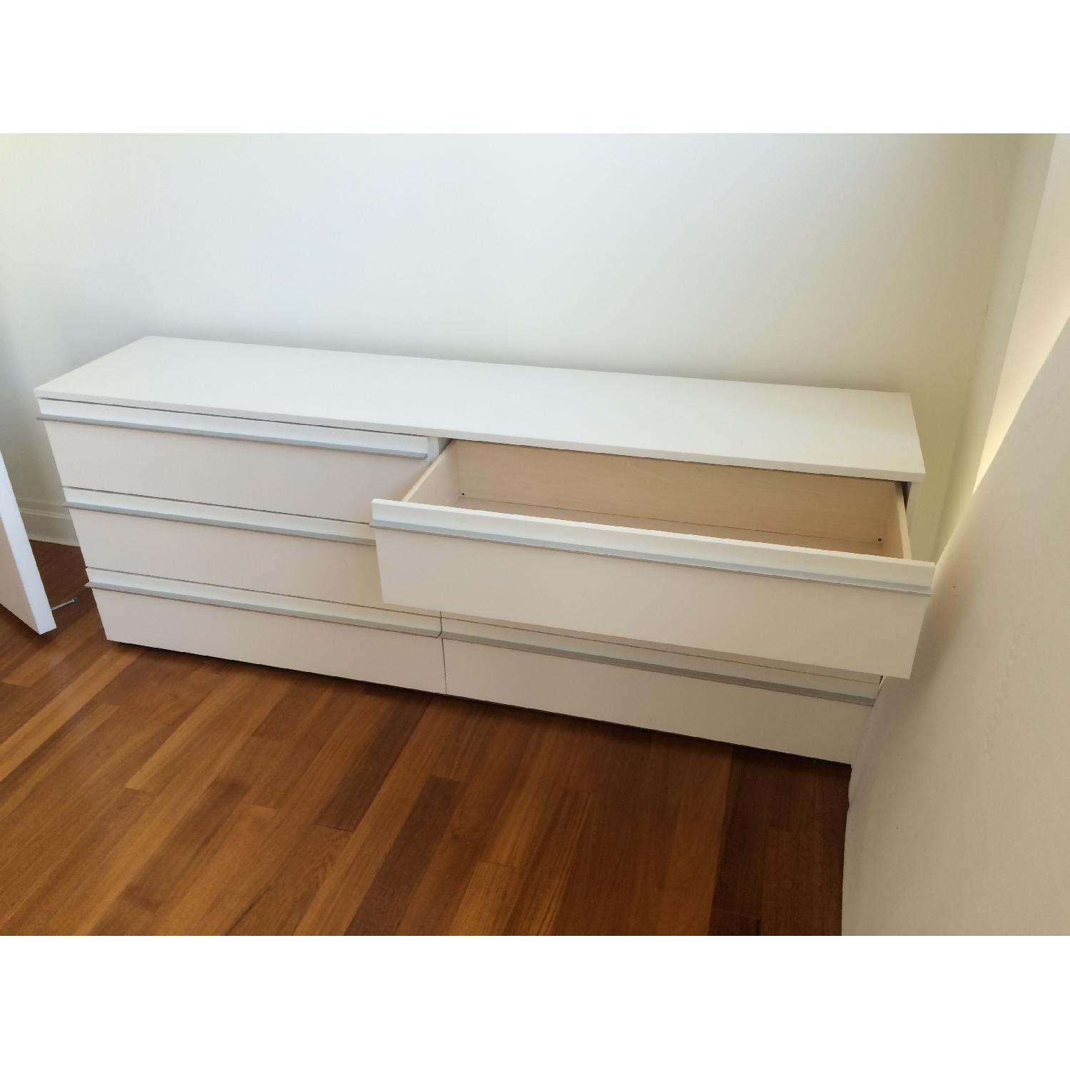 Boconcept 5 Piece Bedroom Set - image-12