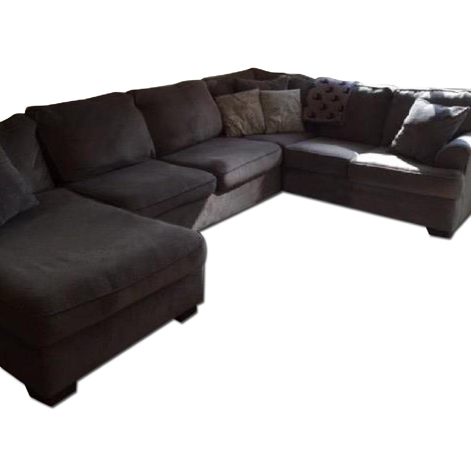Ashley's Loric 3-Piece Sectional - image-0