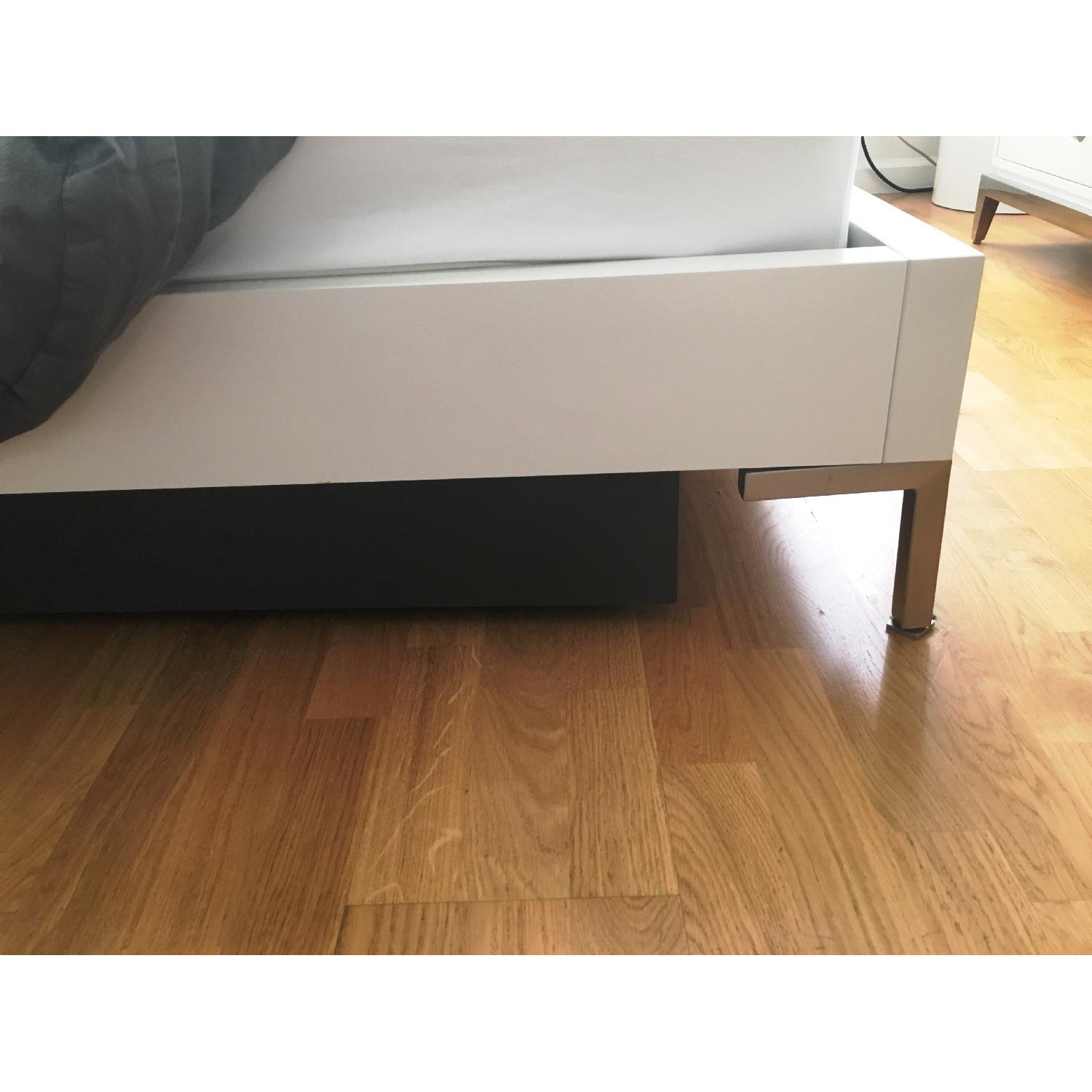 Boconcept White Lacquer Queen Storage Bed - image-6